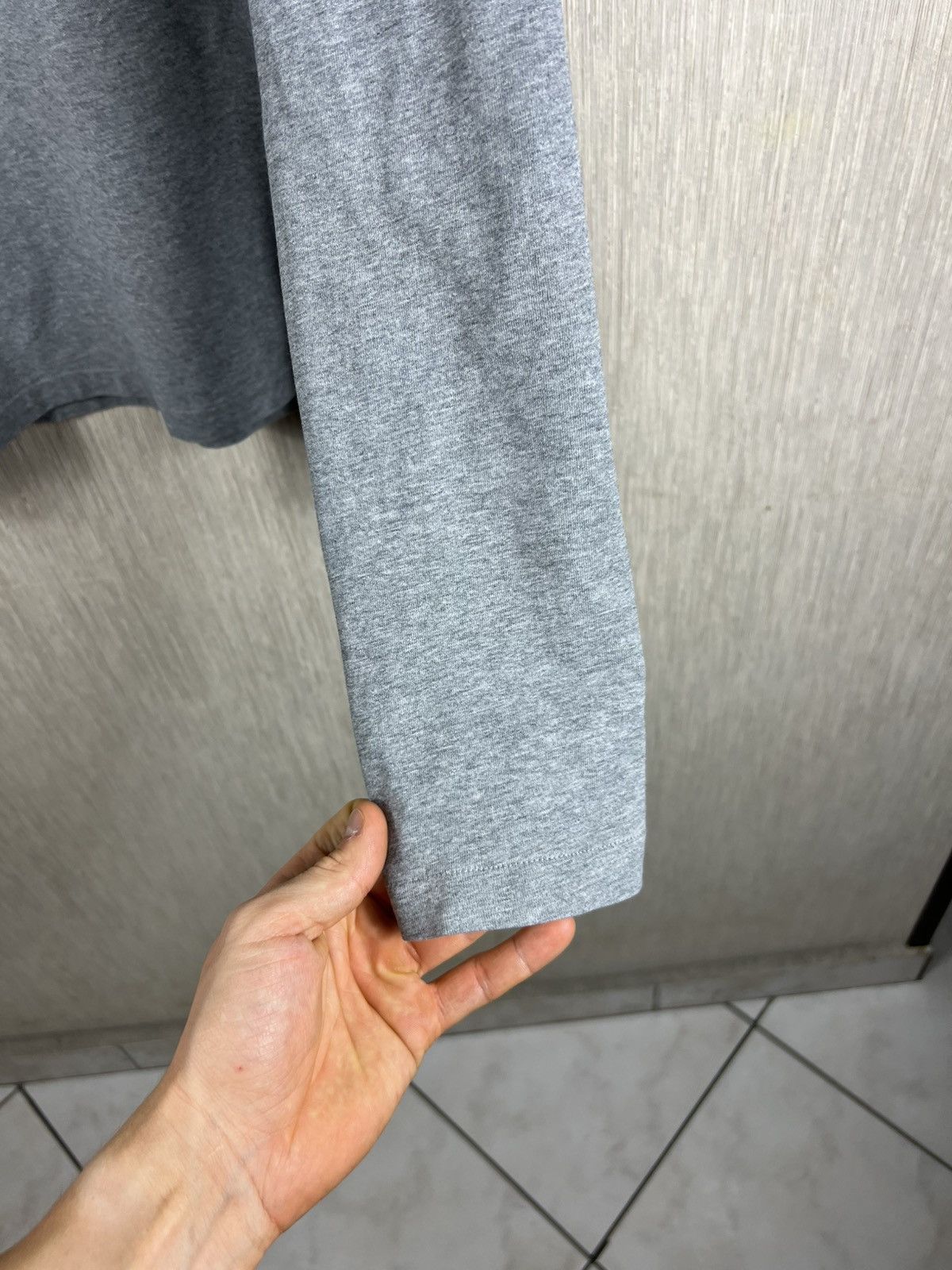Acne Studios Acne Studios tage face chest logo emote long sleeve tee Size US L / EU 52-54 / 3 - 14 Thumbnail