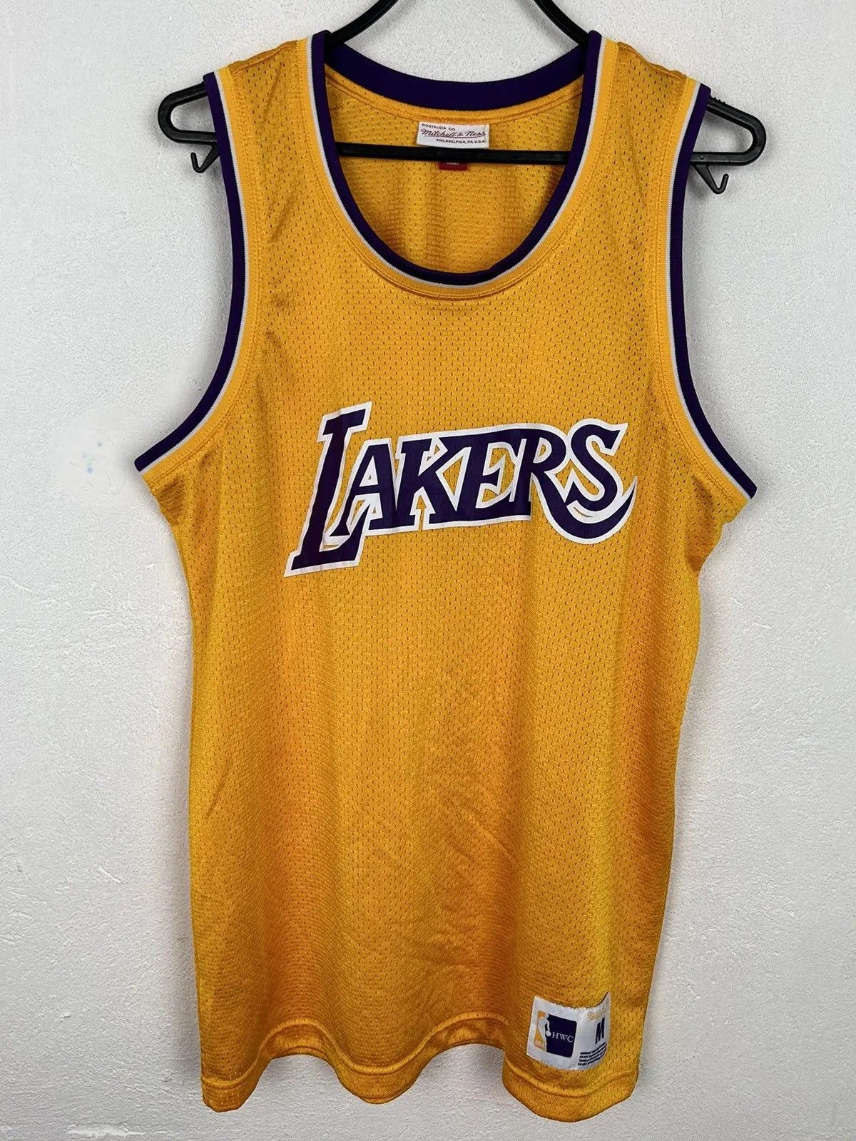 Mitchell & Ness Mitchell & Ness L.A. Lakers 2018 NBA HWC Jersey In Yellow Size US M / EU 48-50 / 2 - 1 Thumbnail