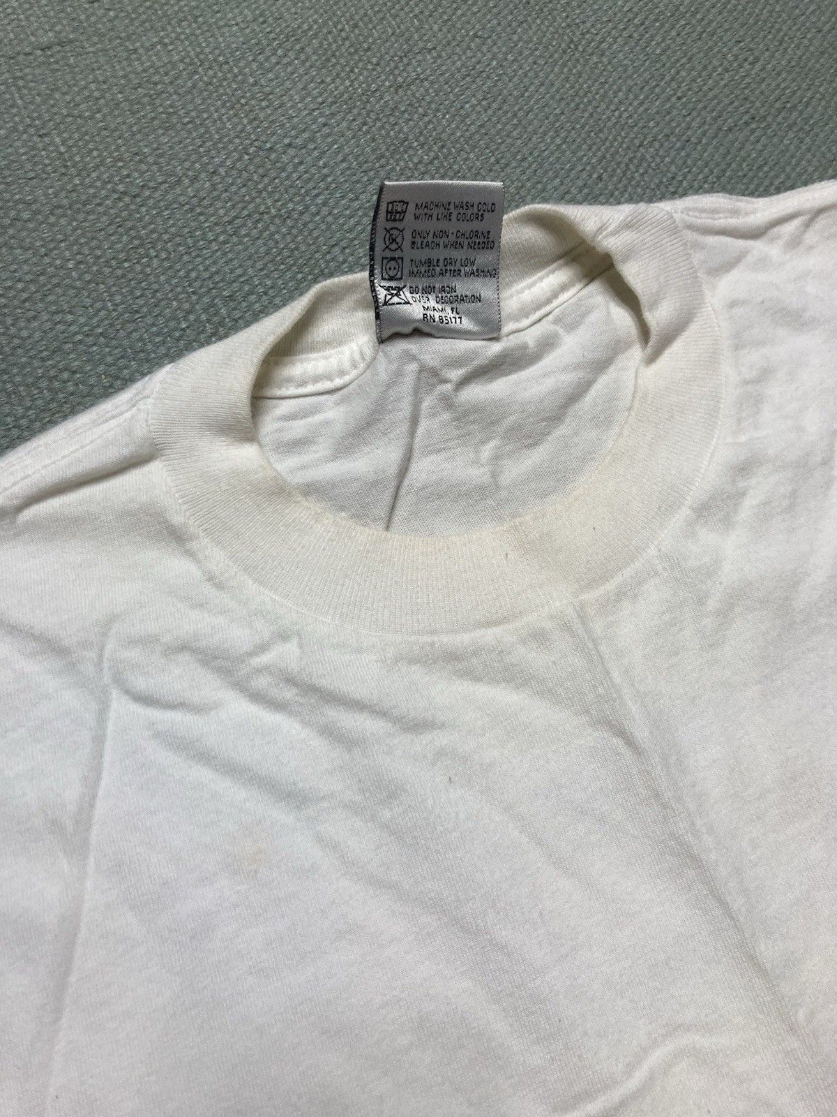 Vintage VTG 90s t shirt Brazen dark tanning carrot oil skincare L/XL Size US XL / EU 56 / 4 - 7 Thumbnail