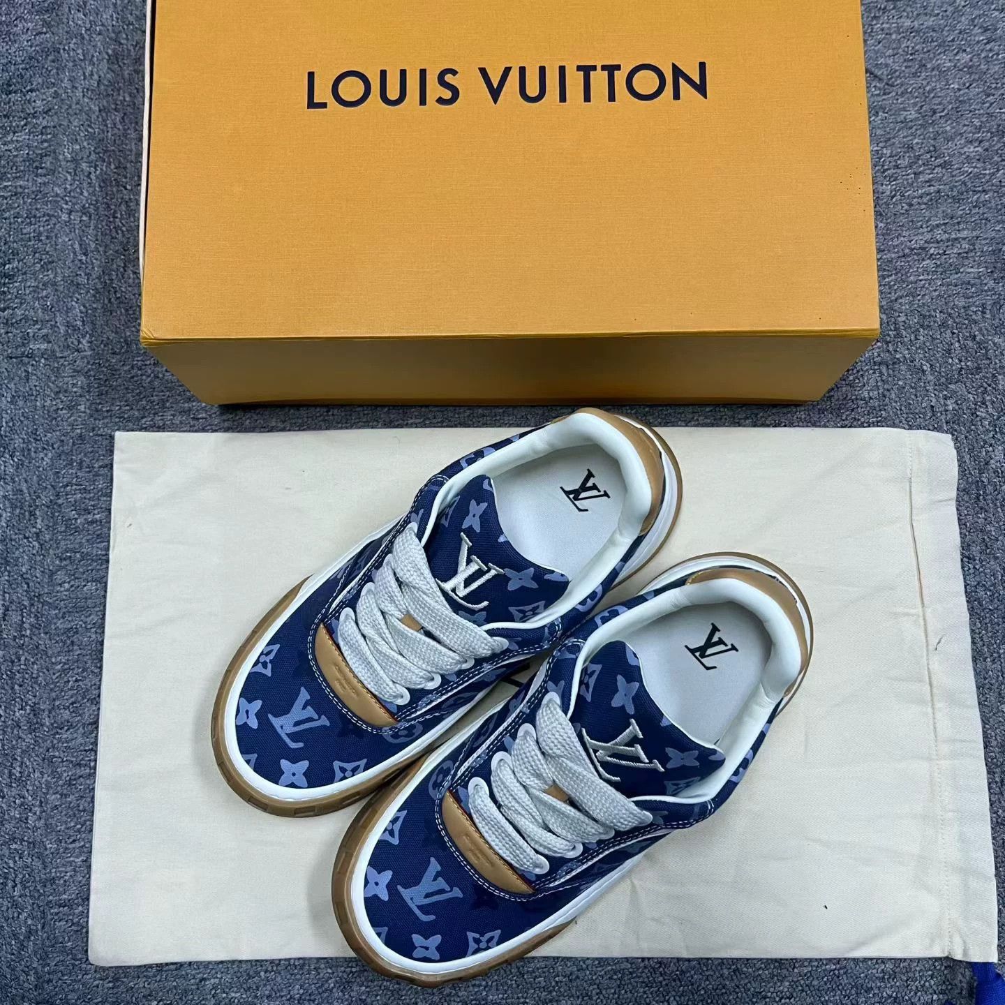 Louis Vuitton Louis Vuitton Blue Canvas Leather Low-Top Sneakers Size US 8.5 / EU 41-42 - 1 Thumbnail