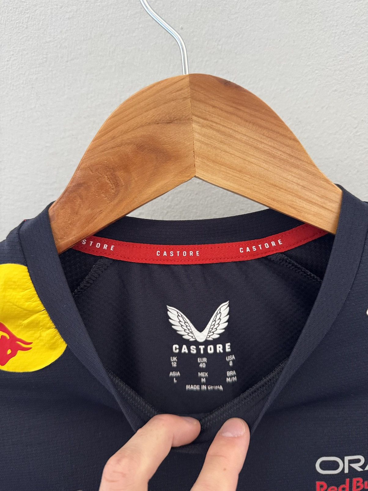 Formula 1 FORMULA ONE ORACLE RED BULL RACING TEAM CASTORE OFFICIAL Size US M / EU 48-50 / 2 - 5 Thumbnail