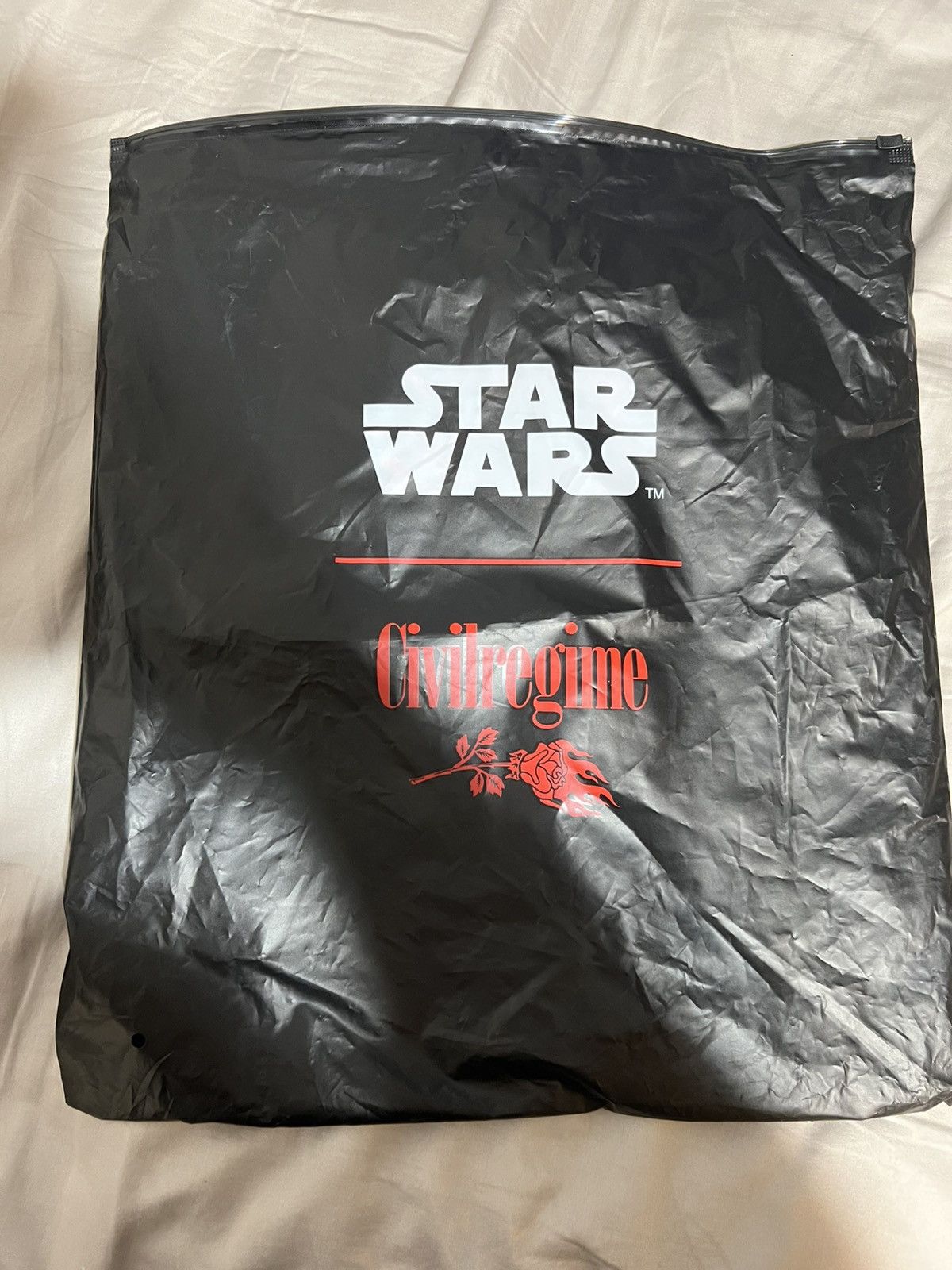 Civil Regime Civil Regime x Star wars Distressed twofer Vader Size US L / EU 52-54 / 3 - 5 Thumbnail
