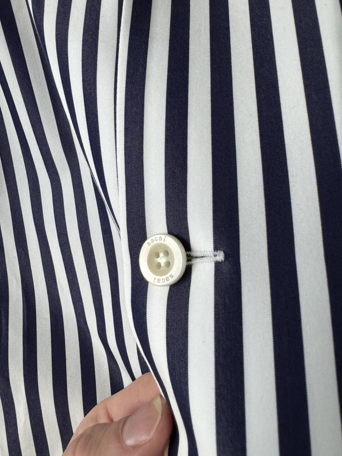 Sacai White and Navy Stripe Pleated Shirt 2 Size US M / EU 48-50 / 2 - 5 Thumbnail