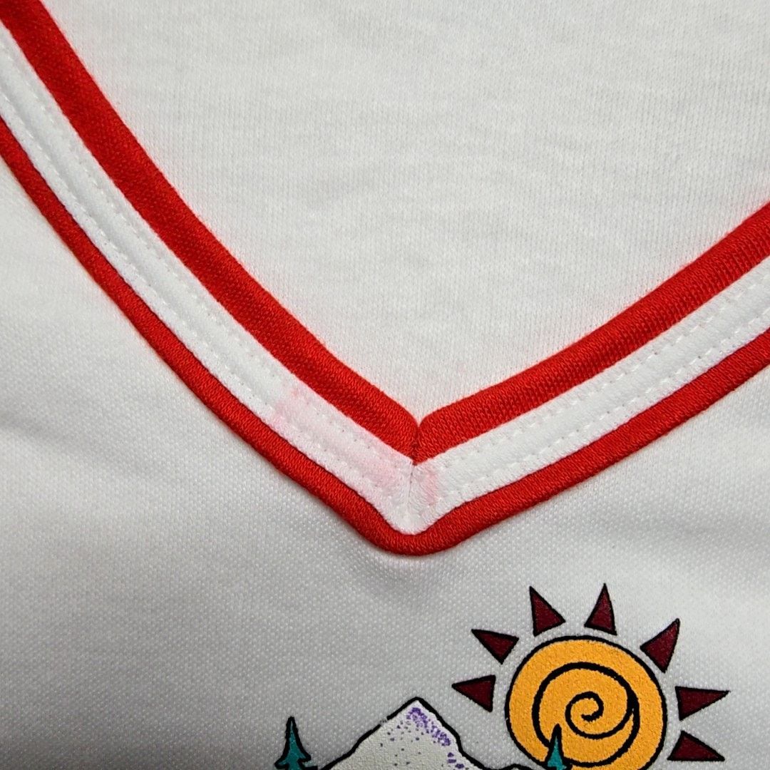 Vintage Vintage Montana Graphic Tee Le Riche Red White V-Neck Shirt Size L / US 10 / IT 46 - 3 Thumbnail