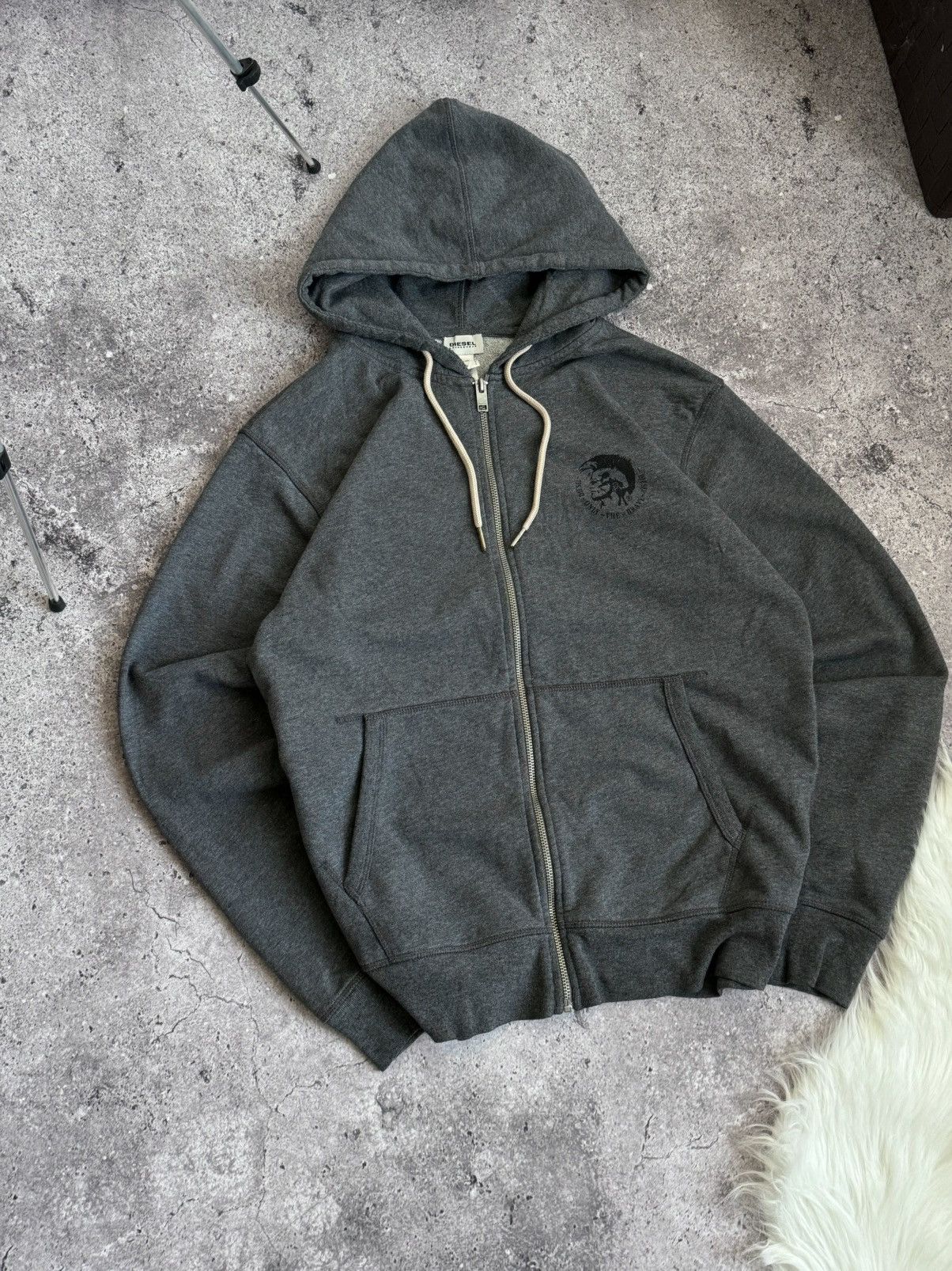 Diesel × Vintage Vintage Diesel Y2K zip hoodie logo size L Size US L / EU 52-54 / 3 - 7 Thumbnail