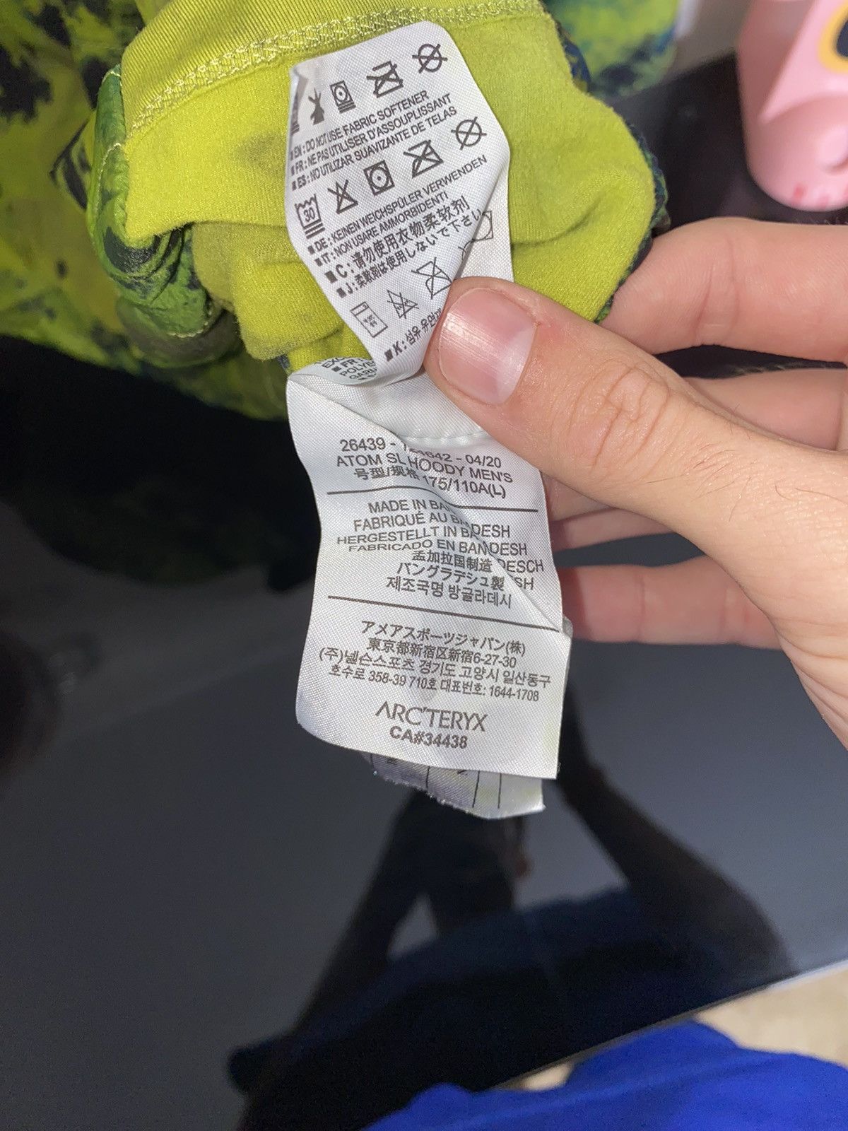 Arc'teryx Arcteryx x Shaun Crawford Tie Dye Atom LT Size US L / EU 52-54 / 3 - 9 Thumbnail