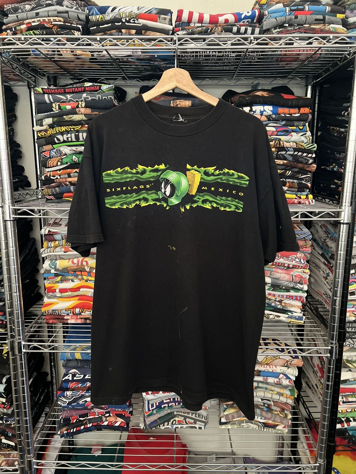 Warner Bros 90s Marvin the Martian Six Flags Mexico Looney Tunes Tee Size US L / EU 52-54 / 3 - 1 Thumbnail