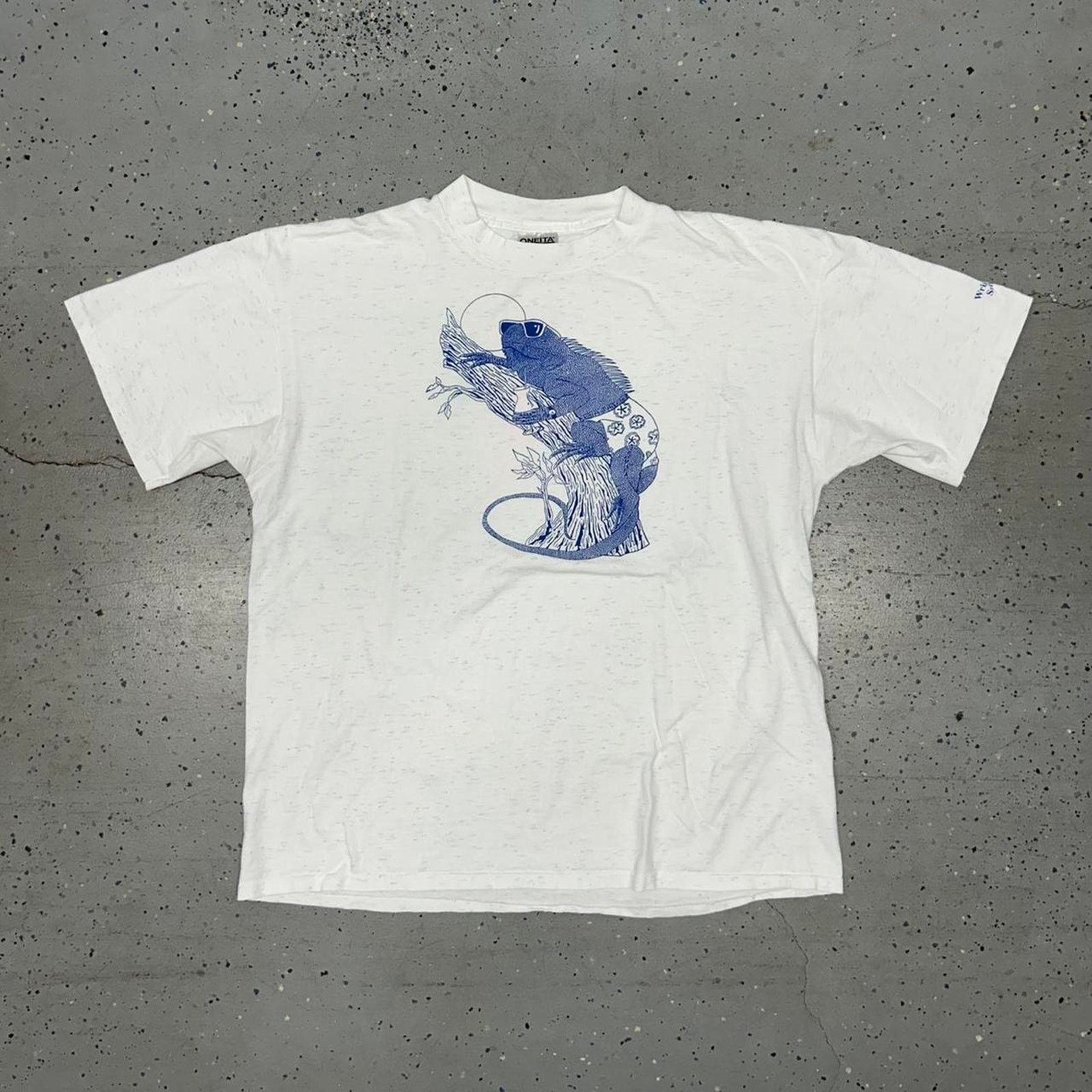 Other VTG White beach Reptile streetwear tee Size US XL / EU 56 / 4 - 1 Thumbnail