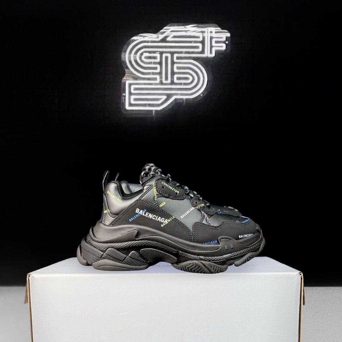 Balenciaga Balenciaga Triple-S All Over Sneaker Black/Multi Size US 7.5 / EU 40-41 - 1 Thumbnail