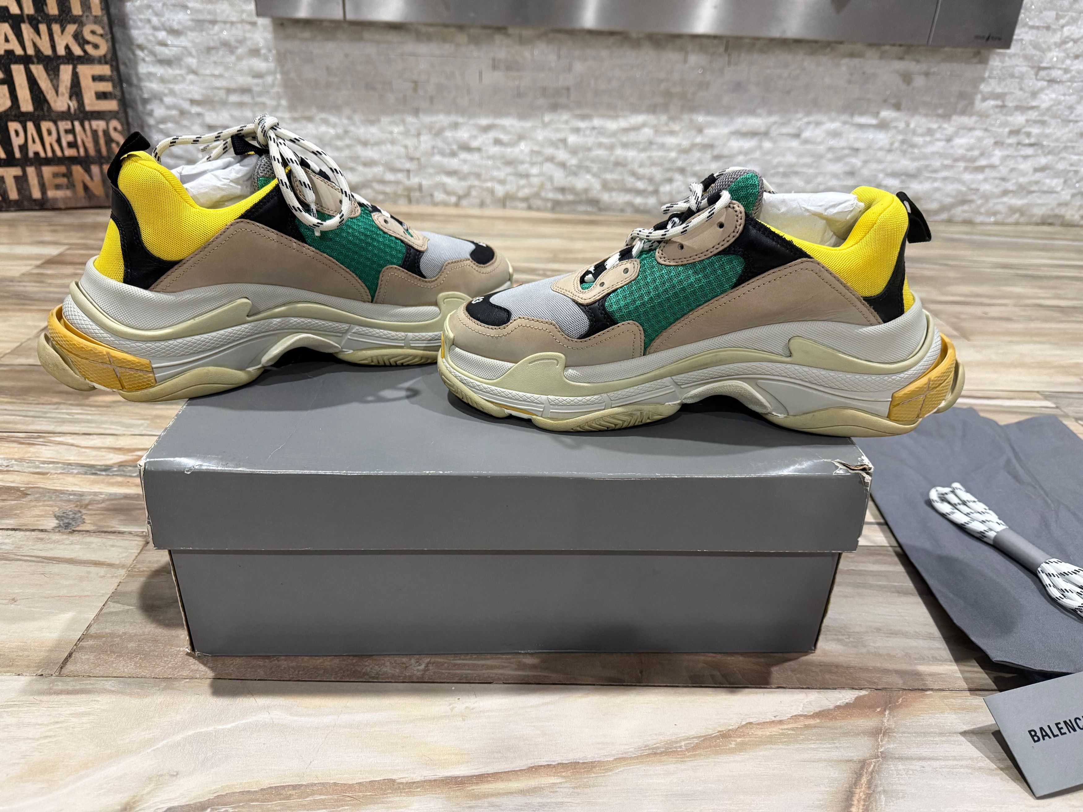 Balenciaga Balenciaga Triple S Beige/Green colorway Size US 10 / EU 43 - 4 Thumbnail