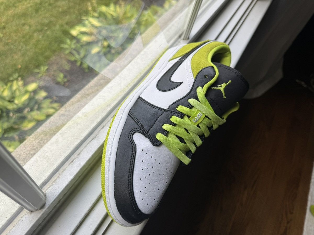 Jordan Brand Size 10 Jordan 1 Low Black Toe Cyber SE Size US 10 / EU 43 - 3 Thumbnail