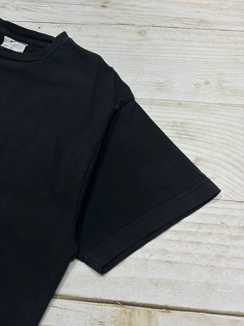 Nike Vintage Nike Centre Logo T-Shirt Big Swoosh 00s Y2K Size US S / EU 44-46 / 1 - 6 Thumbnail