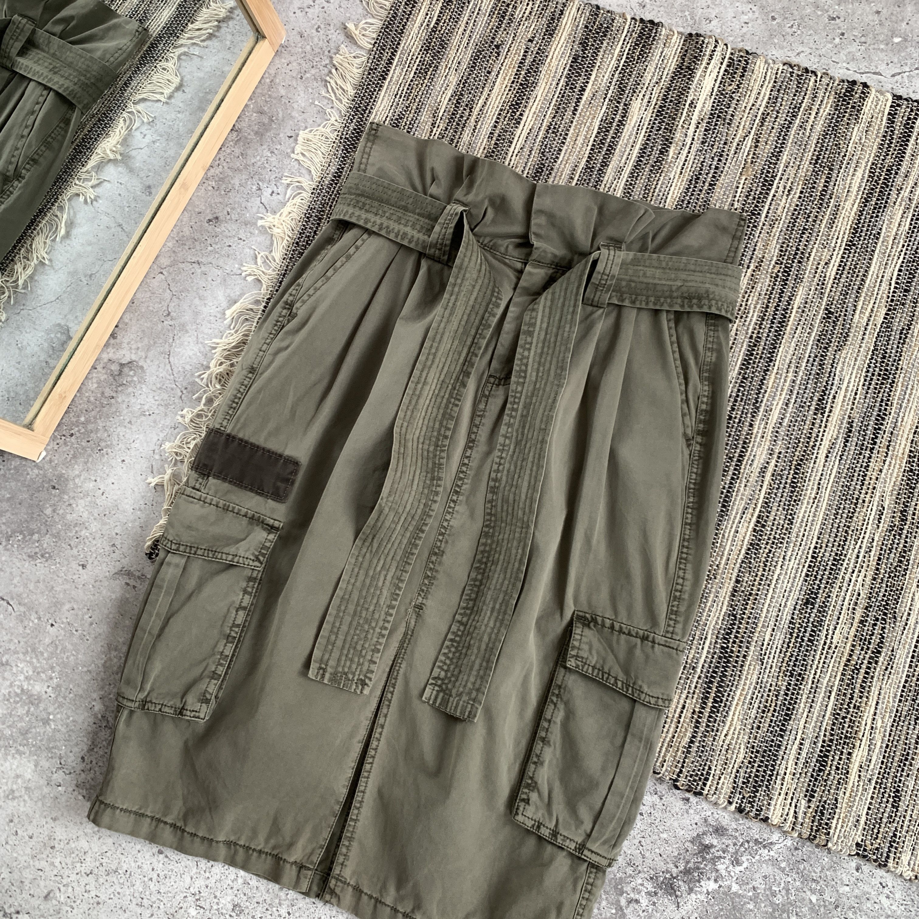 Japanese Brand Vintage Y2K Faded Women's Khaki Bondage Low RIse Midi Skirt Size 26" / US 2 / IT 38 - 3 Thumbnail