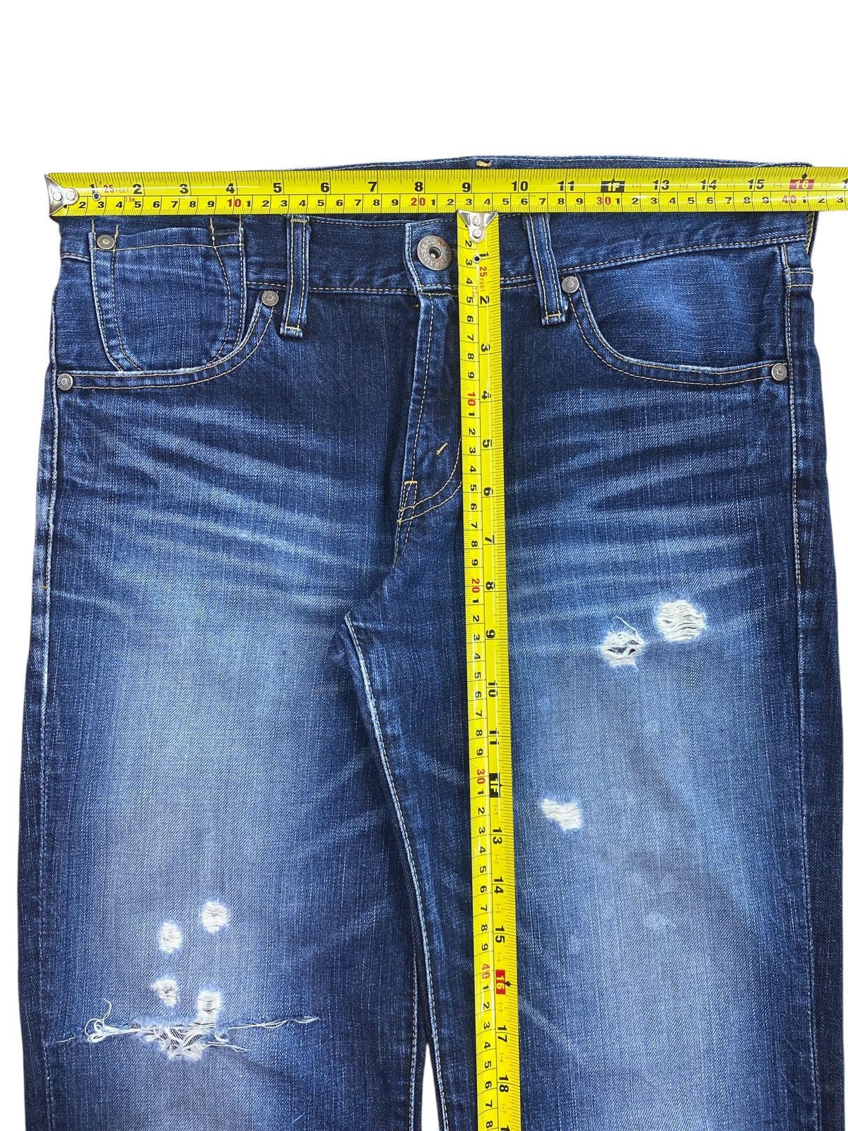 Levi's Levi’s Strauss & Co Faded Blue Wash Style Ripped Jeans Size US 32 / EU 48 - 5 Thumbnail