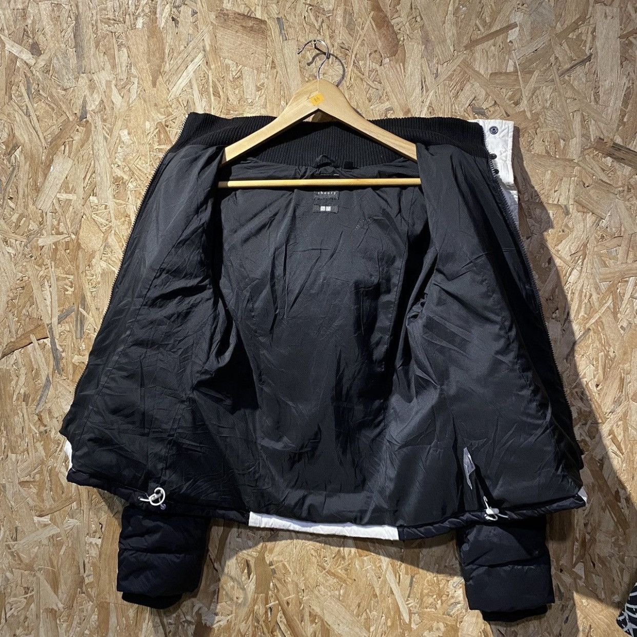 Theory × Uniqlo XSmall Theory Uniqlo White/Black Light Puffer Jackets Size US XS / EU 42 / 0 - 3 Thumbnail