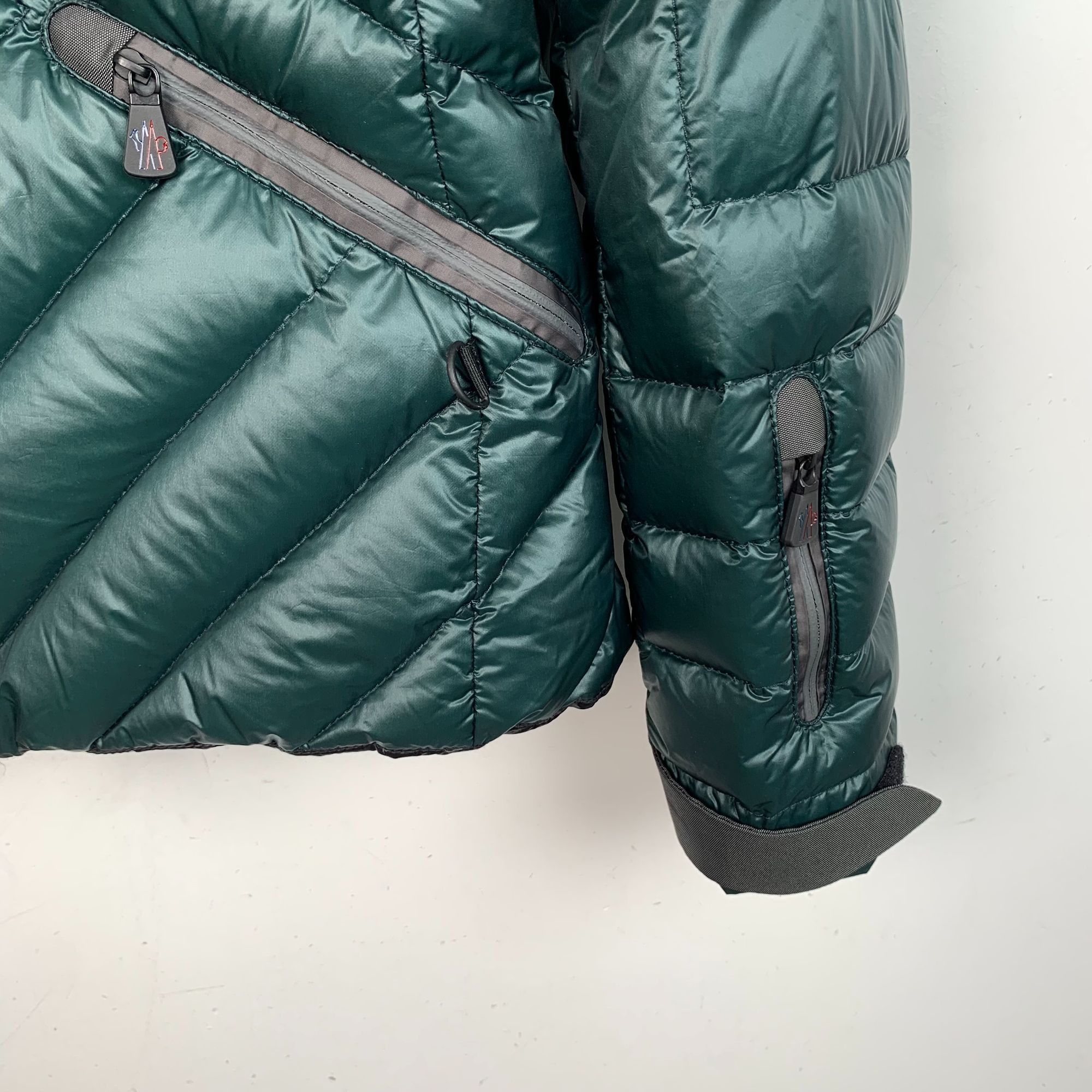 Moncler Moncler Makalu Series Green Logo Patch Hooded Down Jacket (S Size S / US 4 / IT 40 - 9 Thumbnail
