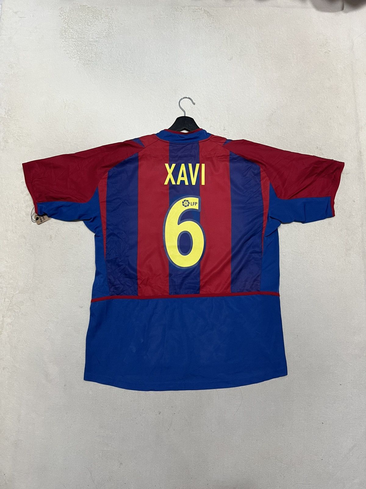 Nike Barcelona 2002-03 Nike Home Jersey #Xavi6 Size US XL / EU 56 / 4 - 5 Thumbnail