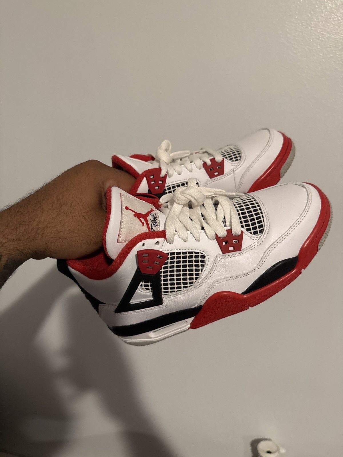 Jordan Brand Fire Red 4s Boys Size 5y/ Women's 6.5 Size US 6.5 / IT 36.5 - 1 Thumbnail
