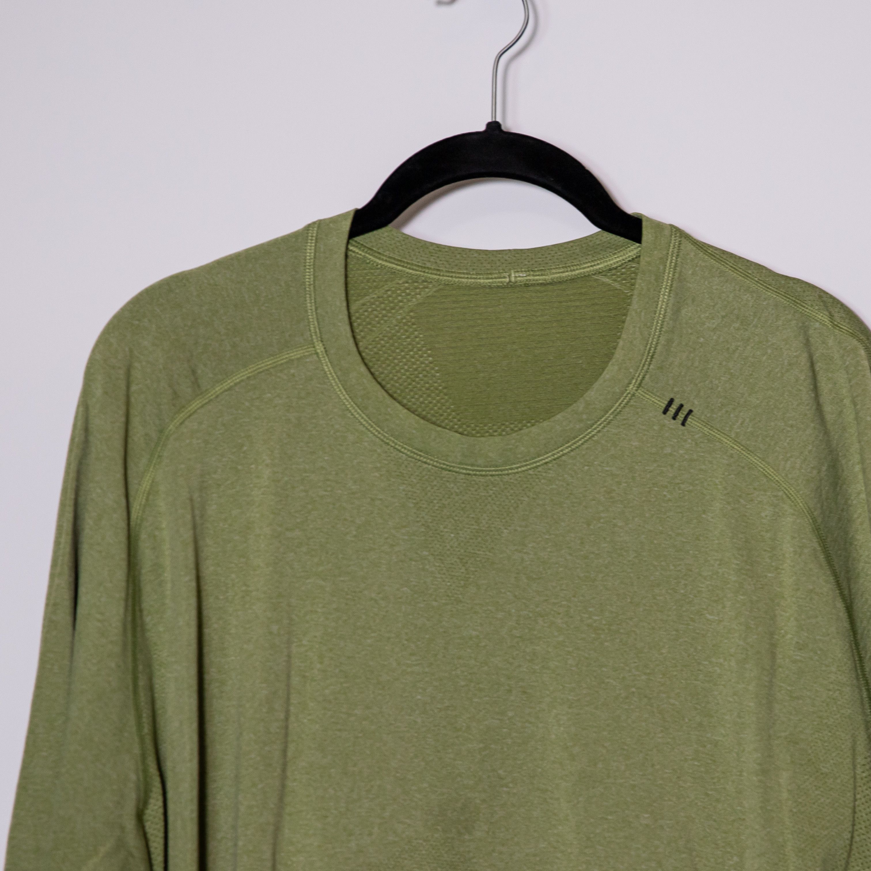 Lululemon Lululemon Men's Metal Vent Crew Neck Size US XXL / EU 58 / 5 - 2 Thumbnail