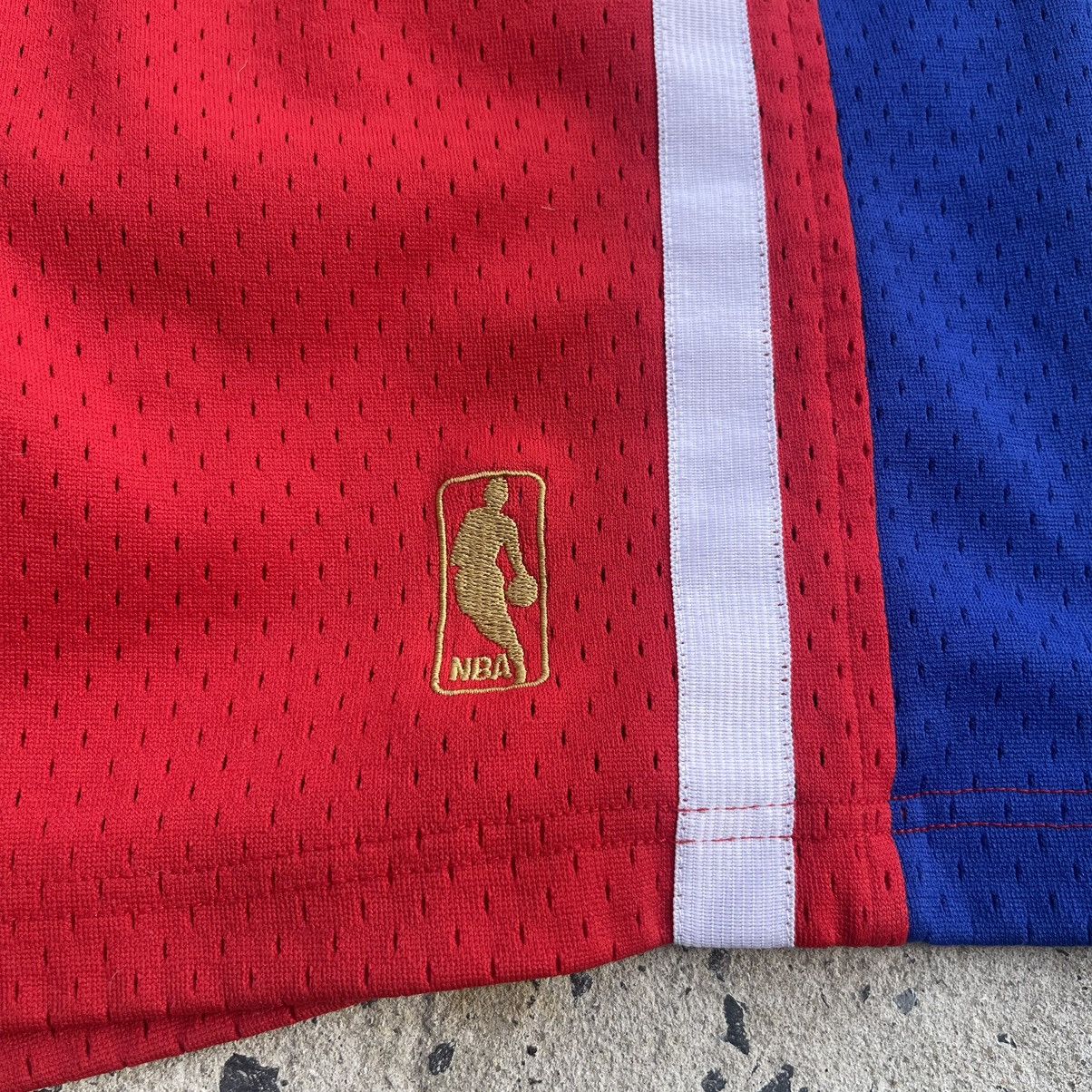 Mitchell & Ness 1997-98 PHILADELPHIA 76ERS MITCHELL AND NESS SWINGMAN Short Size US 30 / EU 46 - 4 Thumbnail
