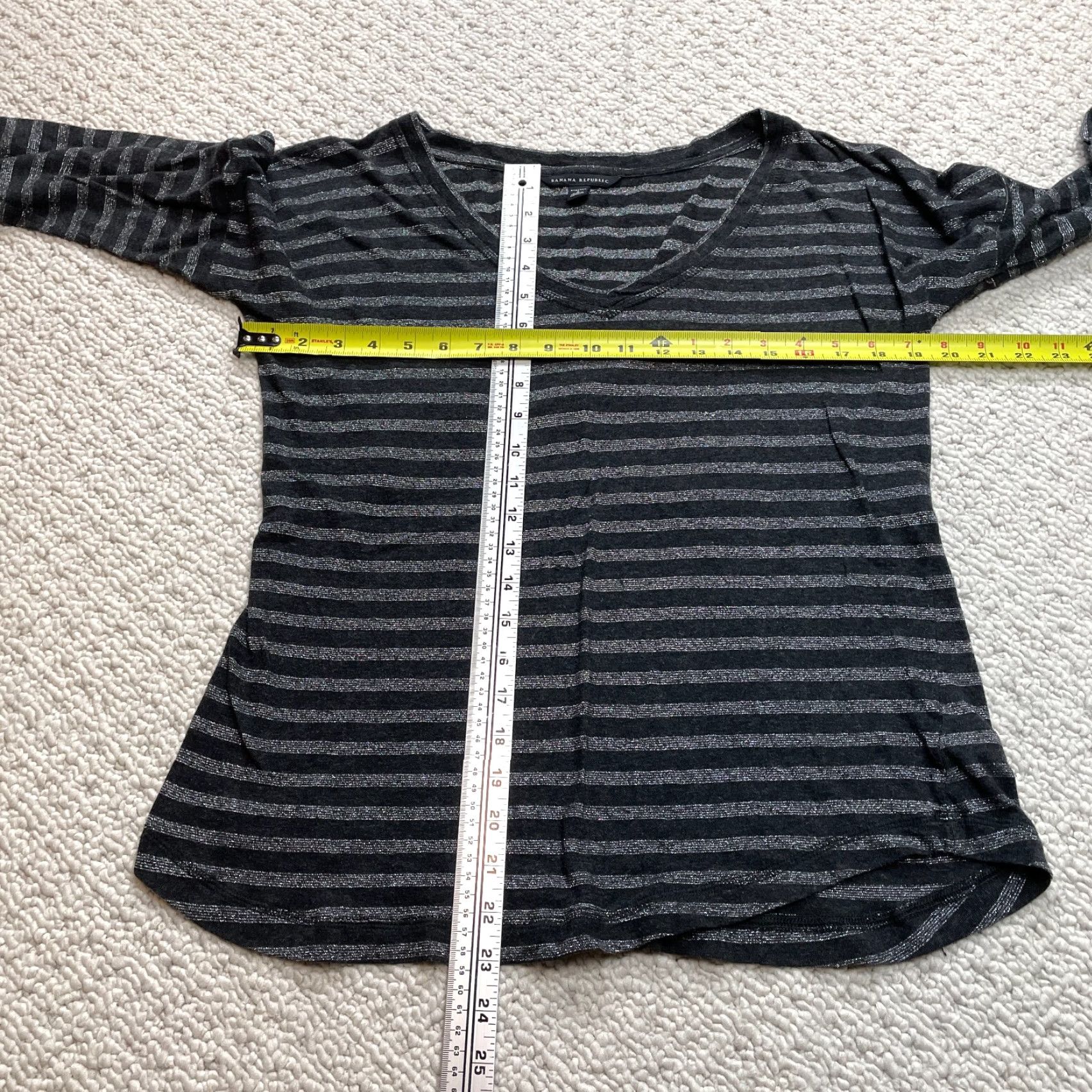 Banana Republic VINTAGE Banana Republic Shirt Womens Small Gray Striped Long Sleeve Roll Tab Cotton Top Size S / US 4 / IT 40 - 4 Thumbnail