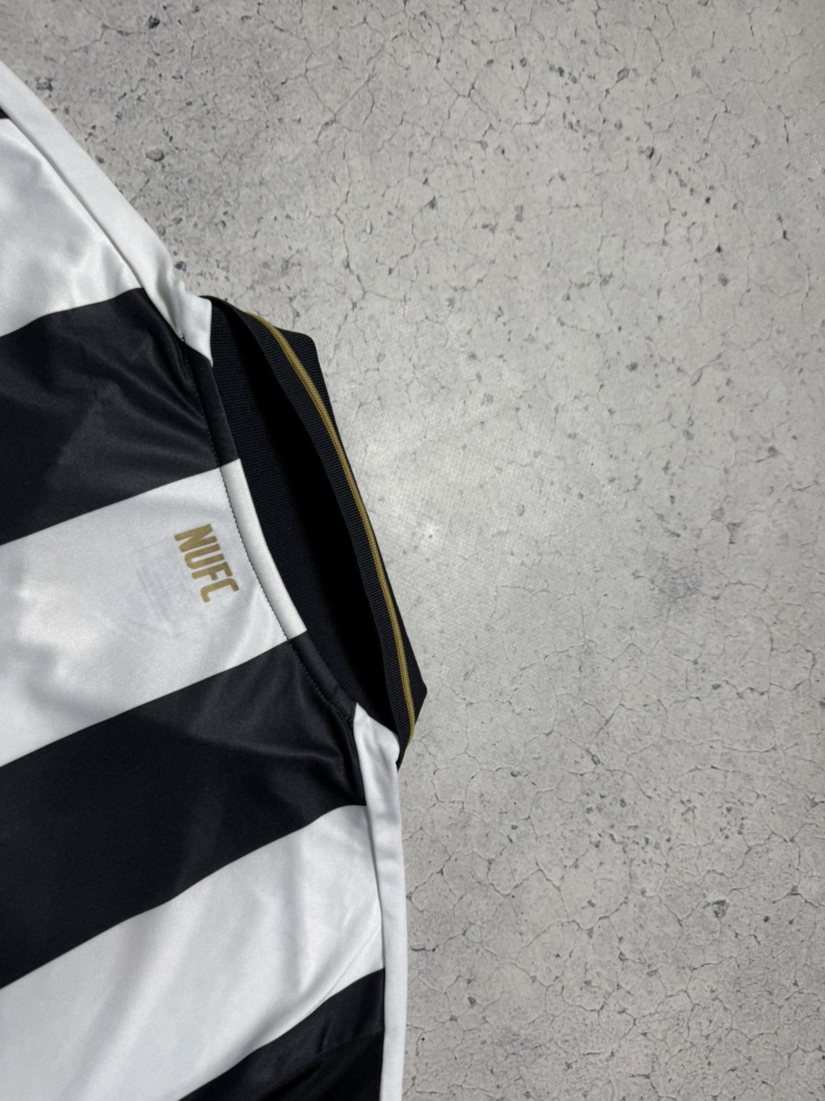 Puma Puma FC Newcastle United 2016/2017 Soccer Jersey Vintage Size US L / EU 52-54 / 3 - 11 Thumbnail