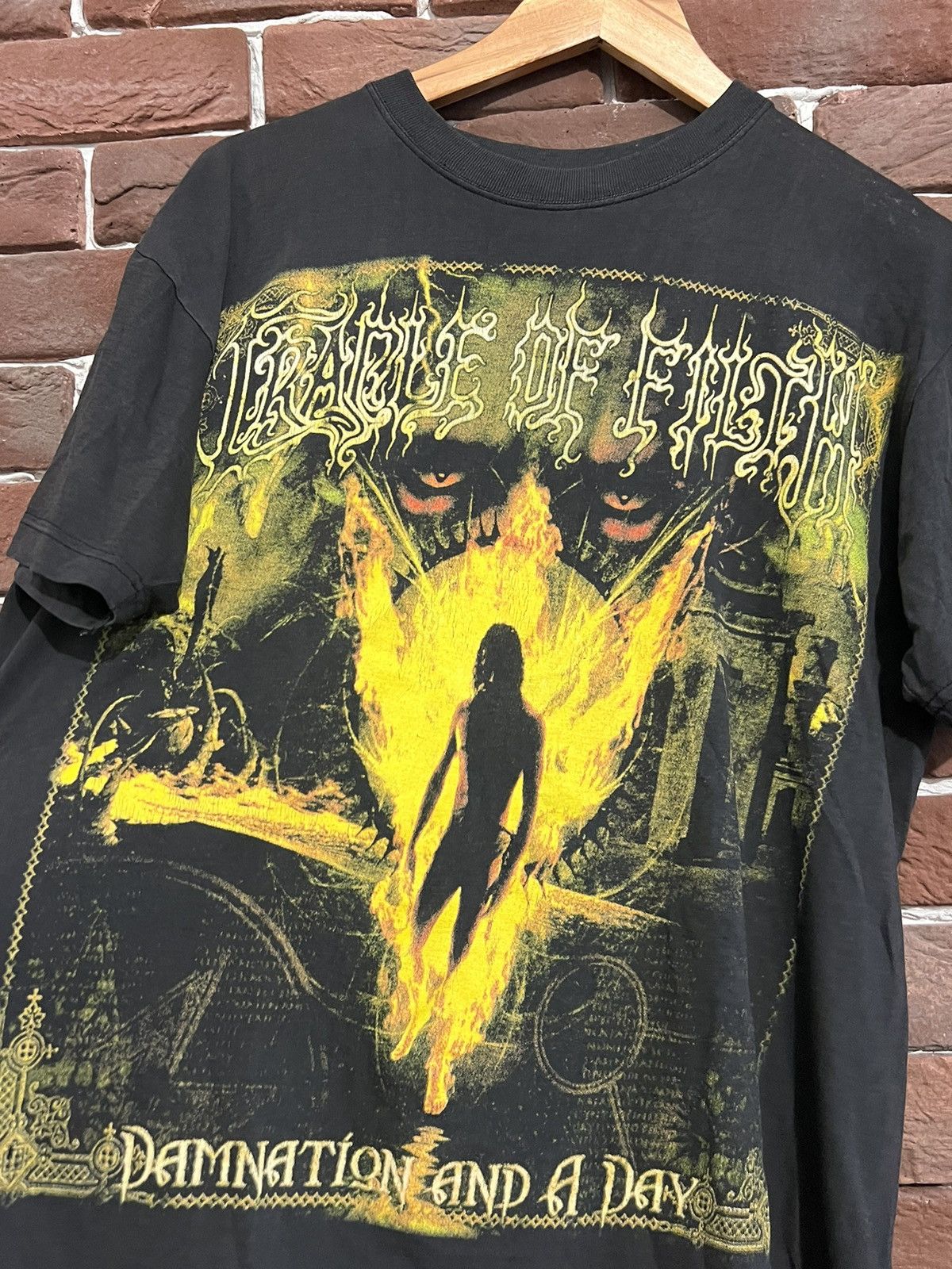 Band Tees 00s VINTAGE CRADLE OF FILTH DAMNATION AND A DAY BAND T-shirt Size US L / EU 52-54 / 3 - 3 Thumbnail