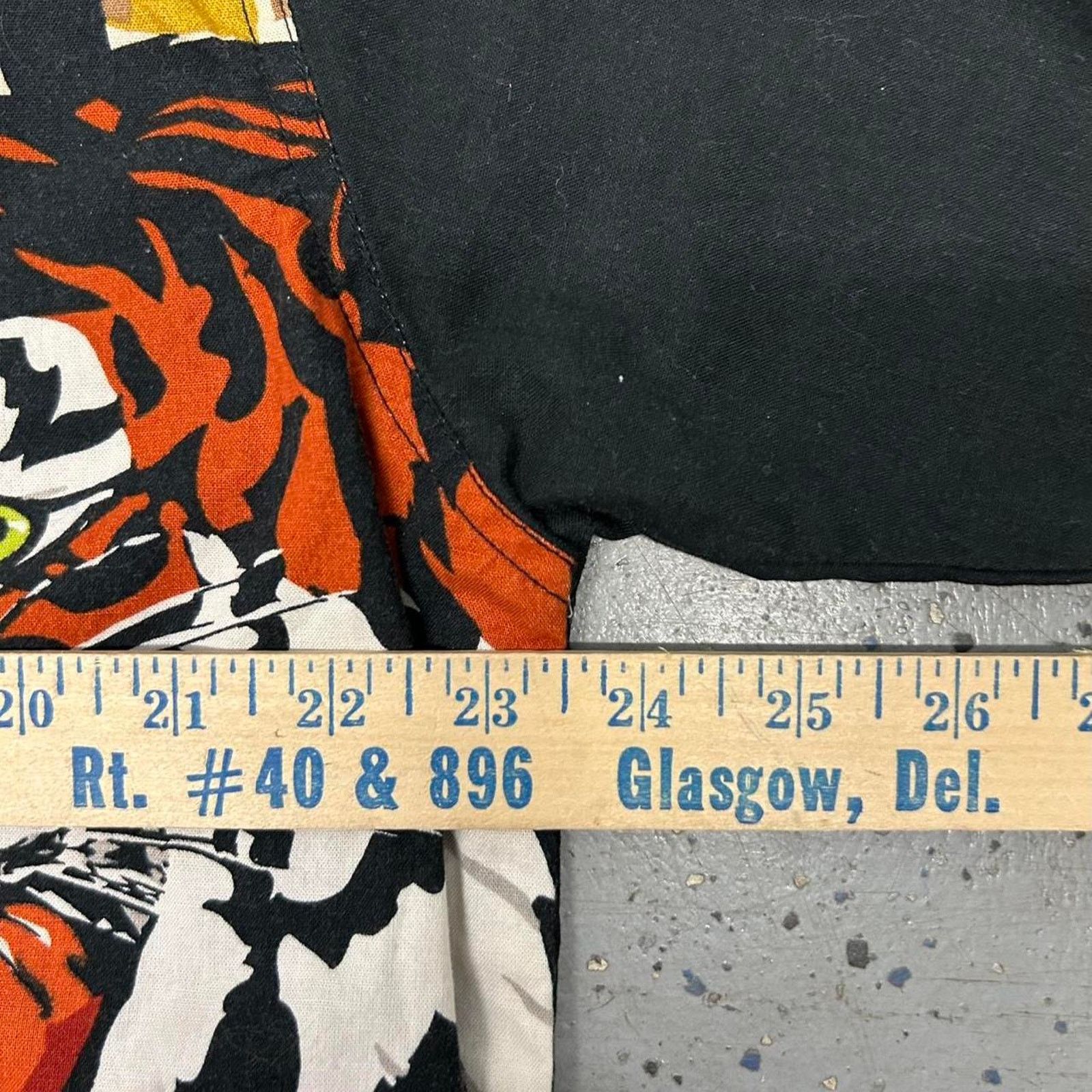 Other Yellow and black Y2K tiger print button up shirt Size US L / EU 52-54 / 3 - 4 Thumbnail