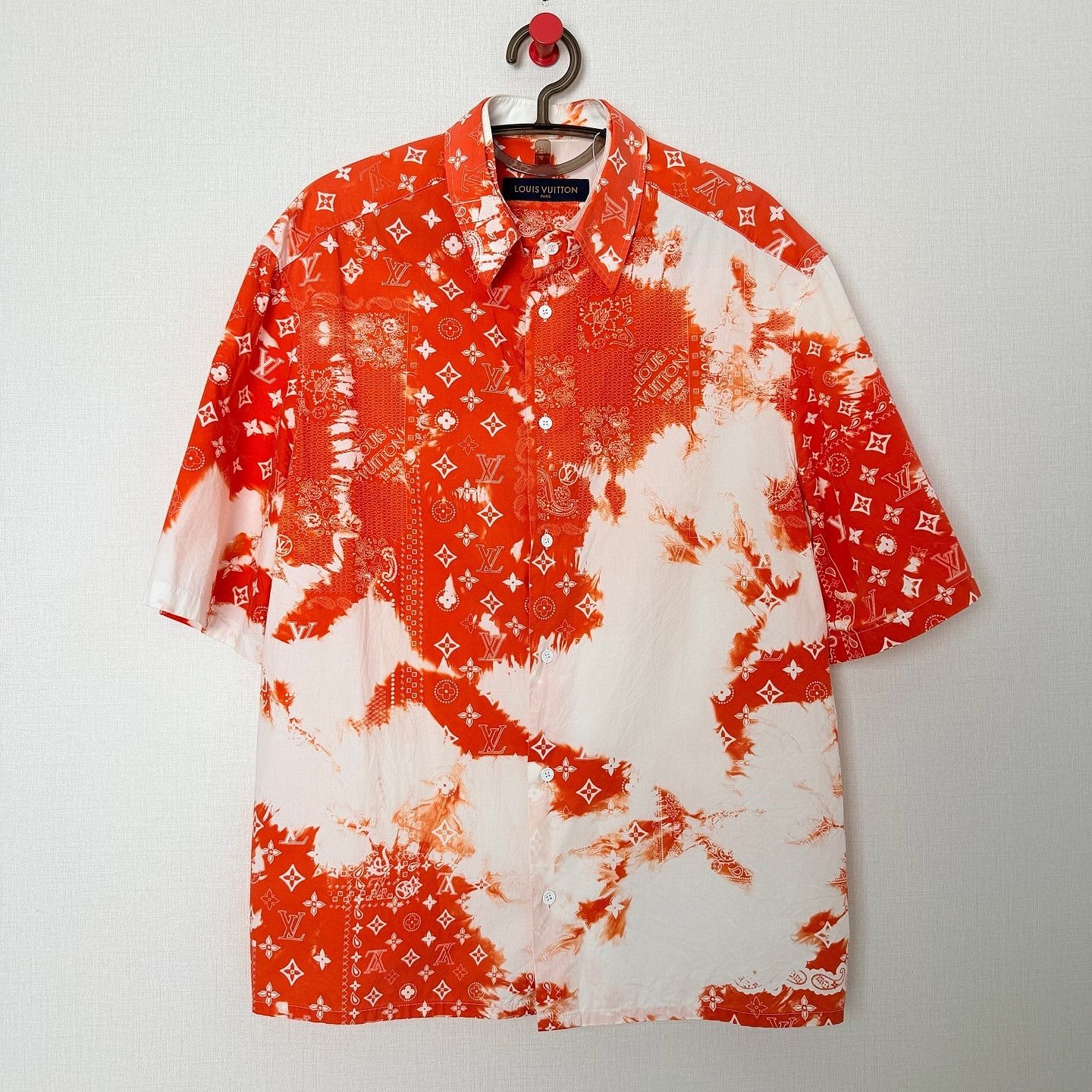 Louis Vuitton Louis Vuitton Logo Monogram Tie-Dye Shirt US L Size US L / EU 52-54 / 3 - 1 Thumbnail