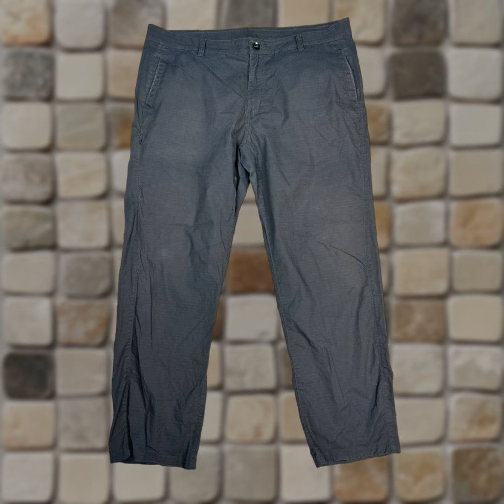 Mountain Hardwear Mountain Hardwear Pants Mens 40 Gray Cotton Ripstop Lightweight Hiking 40x29 Size US 40 / EU 56 - 1 Thumbnail
