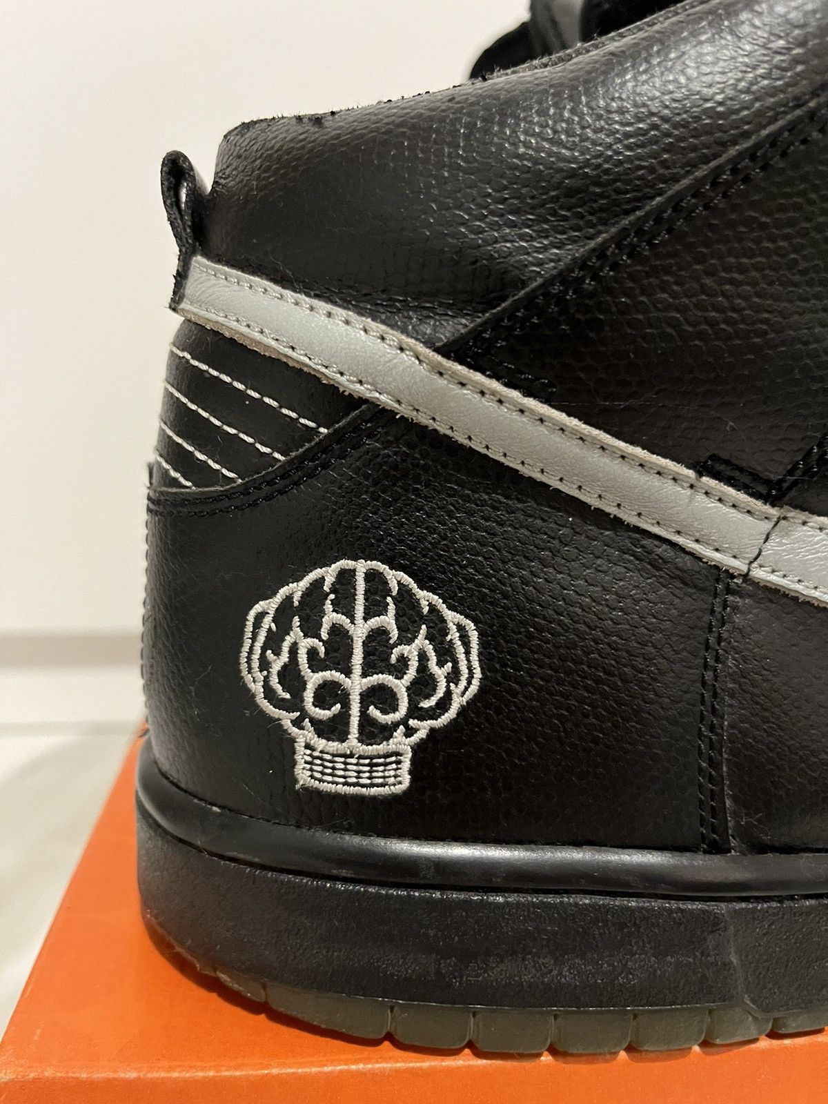 Nike × Pharrell Nike Dunk x Pharrell x NERD 2004 Size US 12 / EU 45 - 5 Thumbnail