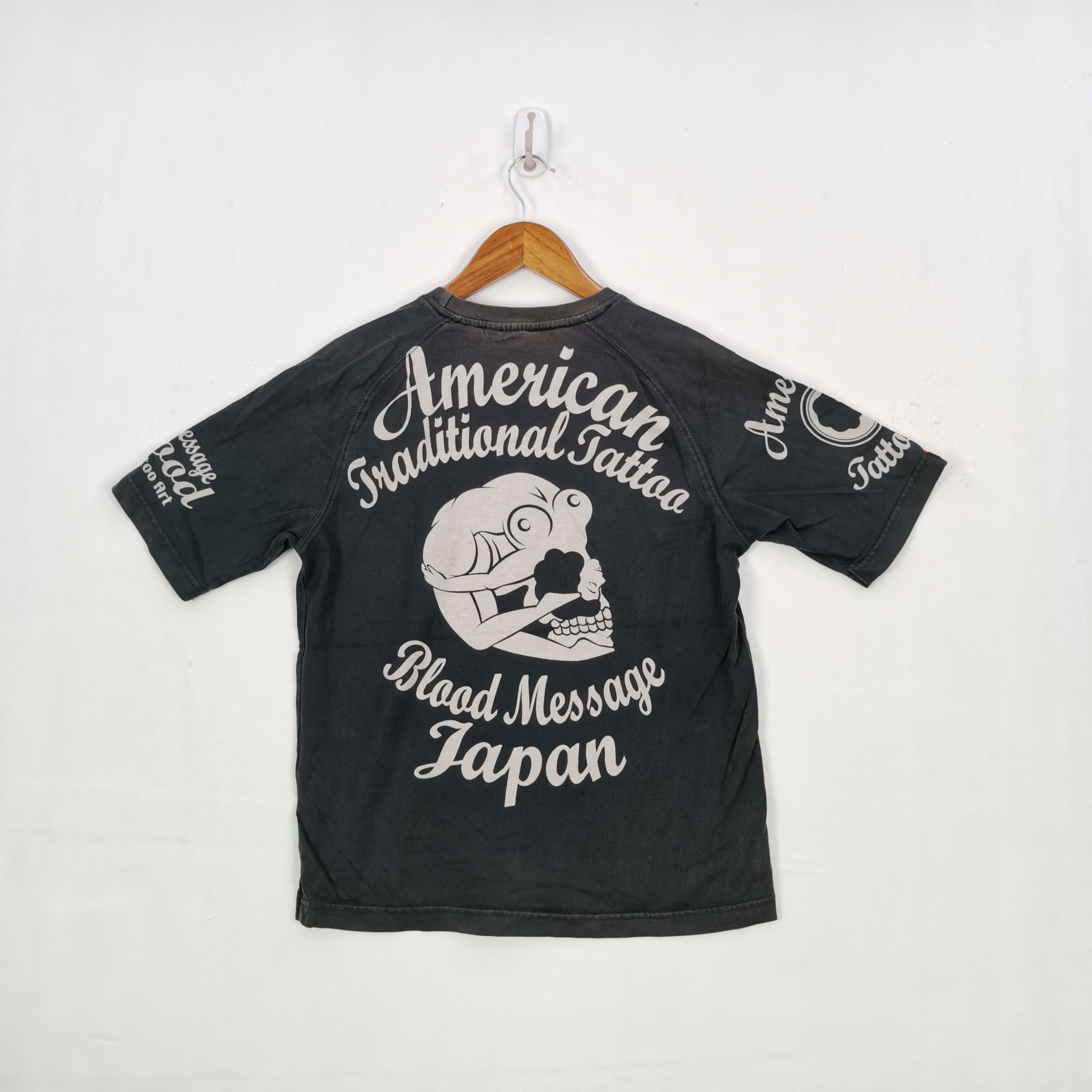 Japanese Brand × Vintage Vintage Blood Message T-Shirt Skull Horror Japanese Tee Size US S / EU 44-46 / 1 - 1 Thumbnail
