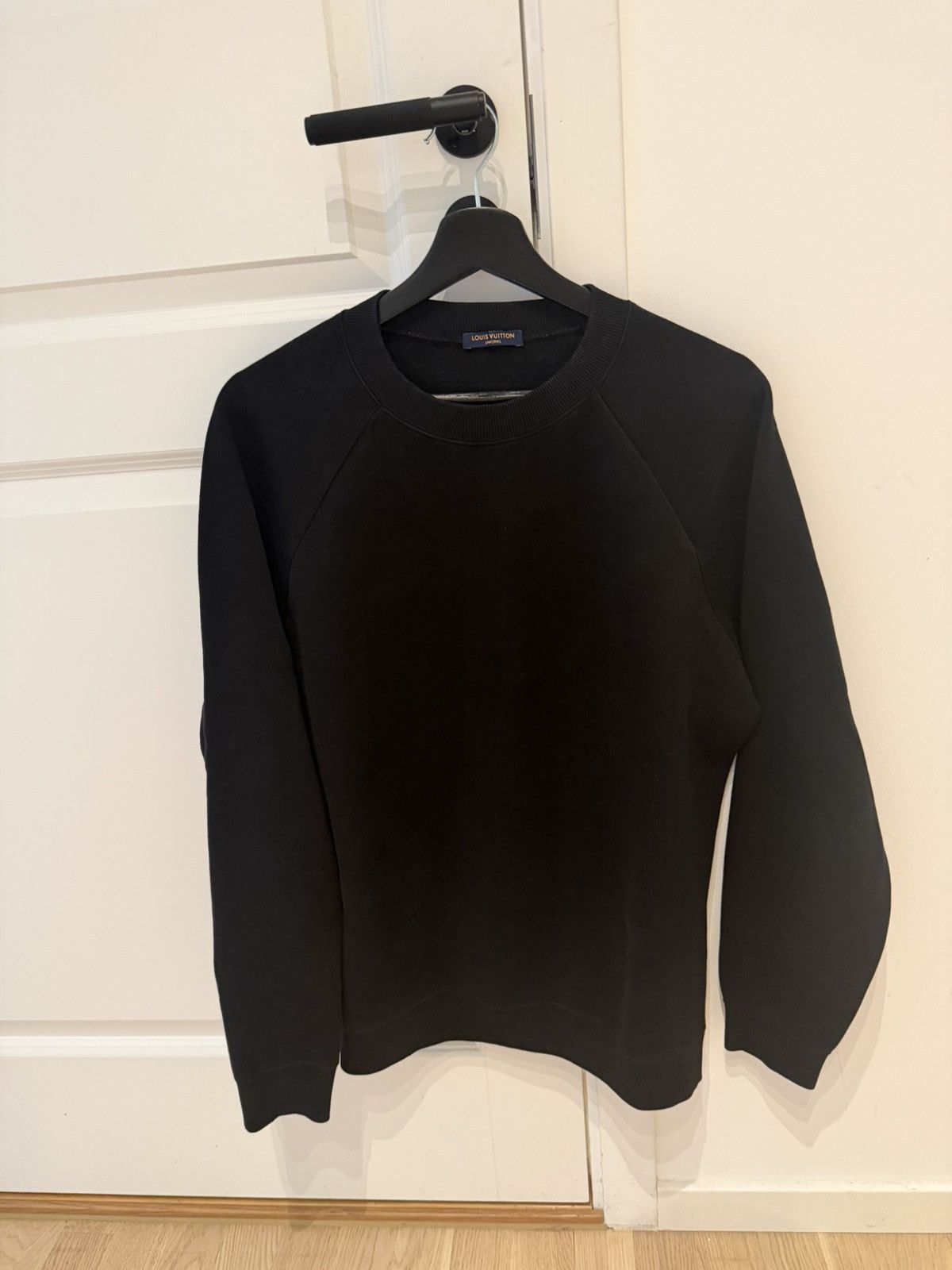 Louis Vuitton Louis Vuitton Basic Crewneck (Employee wear) Size US M / EU 48-50 / 2 - 3 Thumbnail