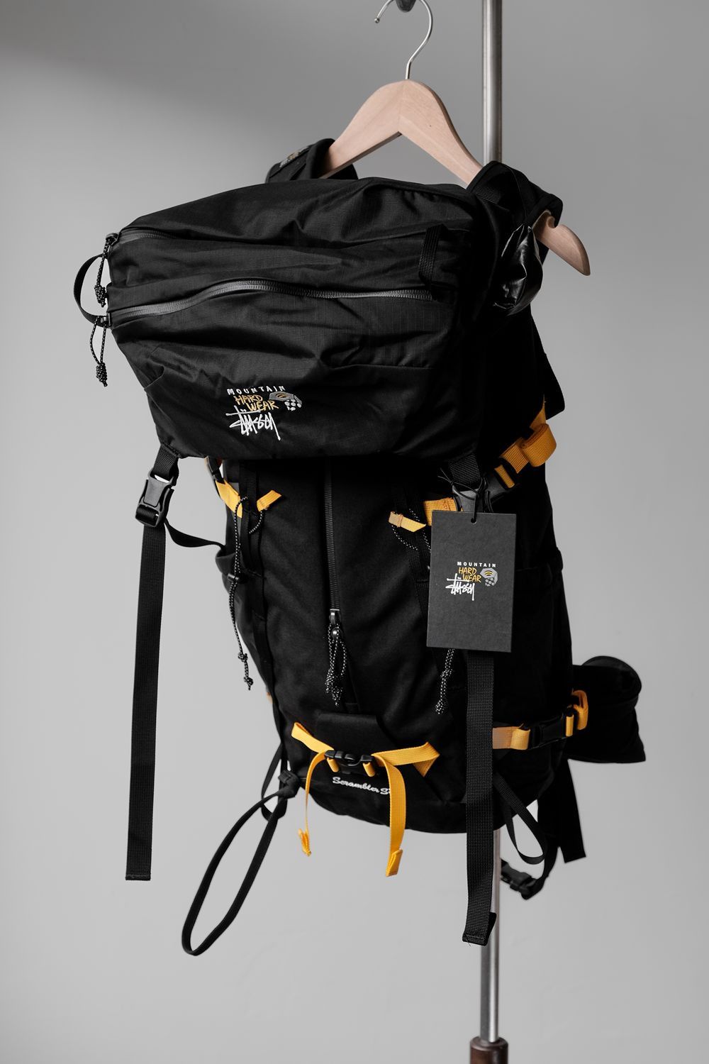 【新品未使用】STÜSSY MOUNTAIN HARDWEAR BACKPACK Stussy x Mountain Hardwear Scrambler S 28L Backpack Black