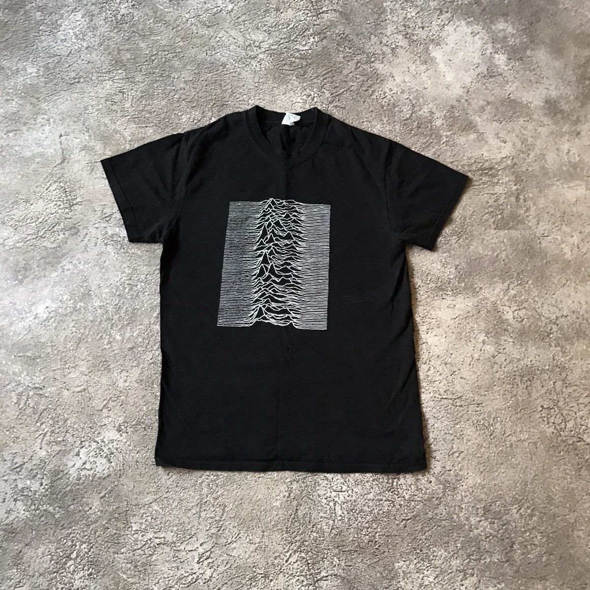 Vintage Vintage Y2K Joy Division Graphic Tee Band Grunge Baggy S Size US S / EU 44-46 / 1 - 1 Thumbnail