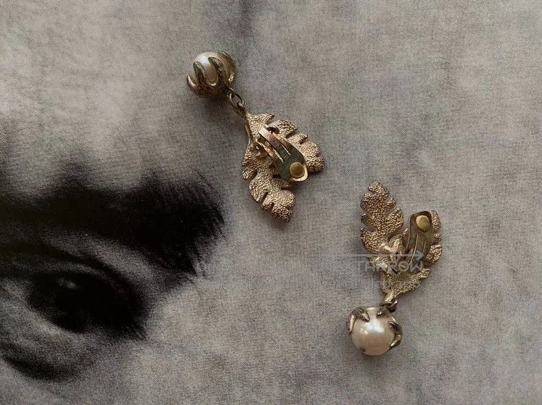 Kenzo 1990s Kenzo Silver Leaf Pearl Clip Earrings. Size ONE SIZE - 4 Thumbnail