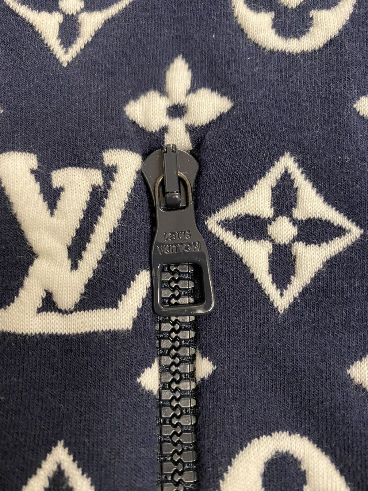 Louis Vuitton Louis Vuitton navy monogram mid-layer vest M Size US M / EU 48-50 / 2 - 3 Thumbnail