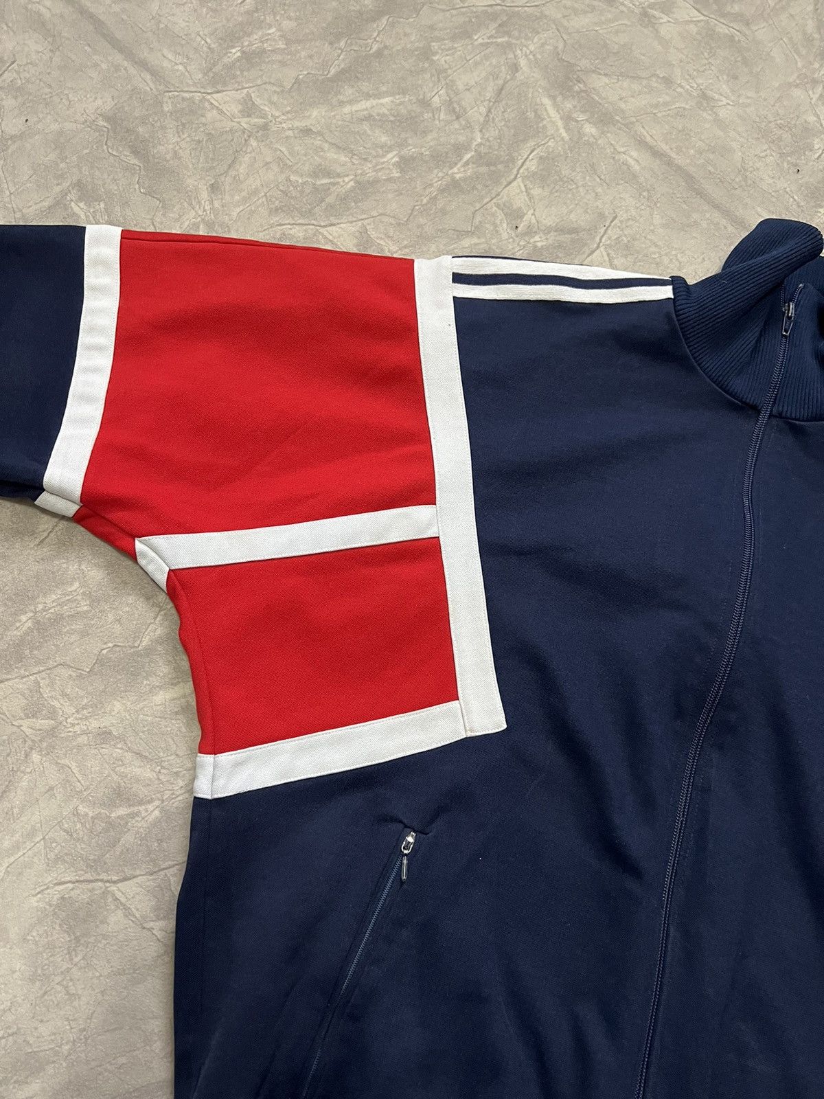 Adidas Vintage Adidas Track Top Jacket Size US L / EU 52-54 / 3 - 5 Thumbnail