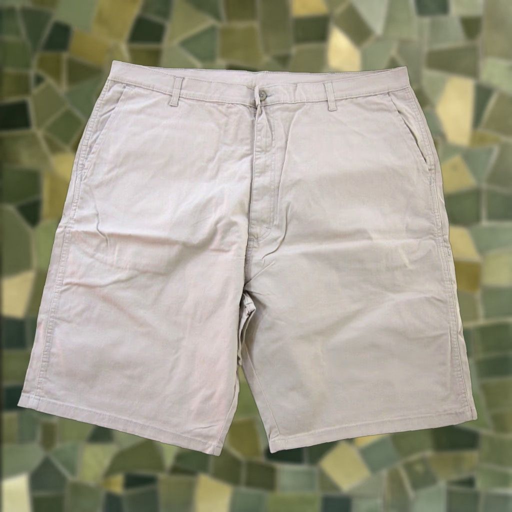 Wrangler NWT Wrangler 4-Way Flex Comfort Flat Front Pocket Cargo Chino Short Men 42 Reg Brown Cotton Cargo 42 Mens Shorts Size US 42 / EU 58 - 1 Thumbnail