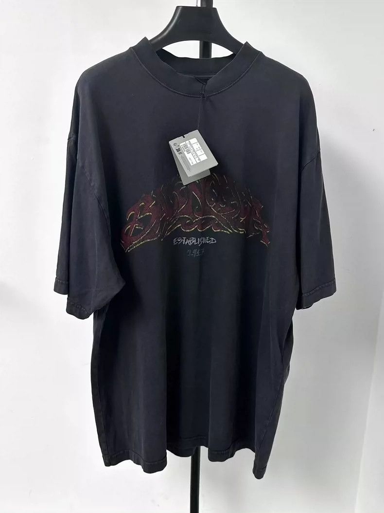 Balenciaga Balenciaga Casual Crew Neck Short Sleeve T-Shirt Men Size US L / EU 52-54 / 3 - 2 Thumbnail