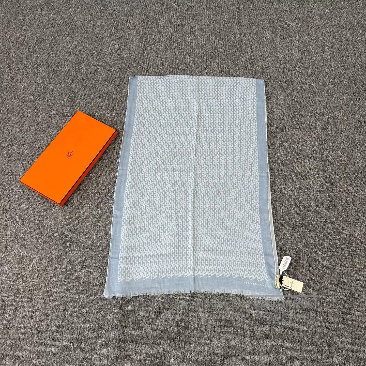 Hermes Hermes Blue H print, color-matched frills, cashmere scarf| Size ONE SIZE - 1 Thumbnail