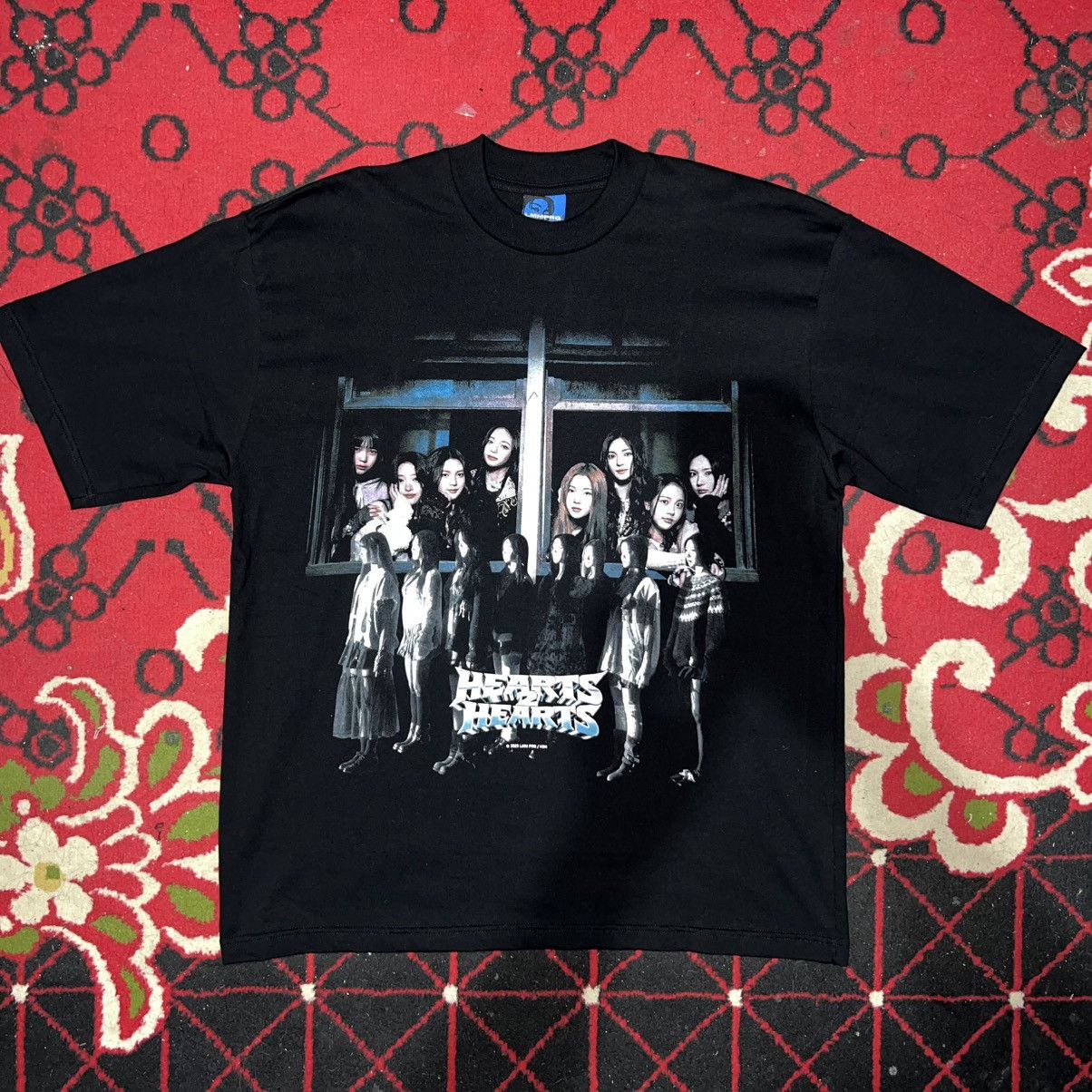 Band Tees hearts2hearts girlgroup kpop Hearts 2 Hearts Hatchu Size US XL / EU 56 / 4 - 5 Thumbnail