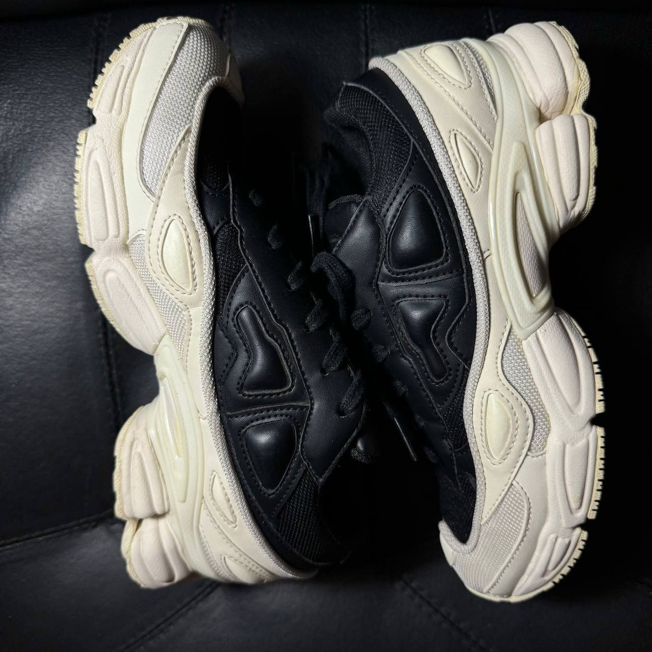 Adidas × Raf Simons 5,5us Adidas Raf Simons Ozweego sneakers white black Size US 5.5 / EU 38 - 5 Thumbnail