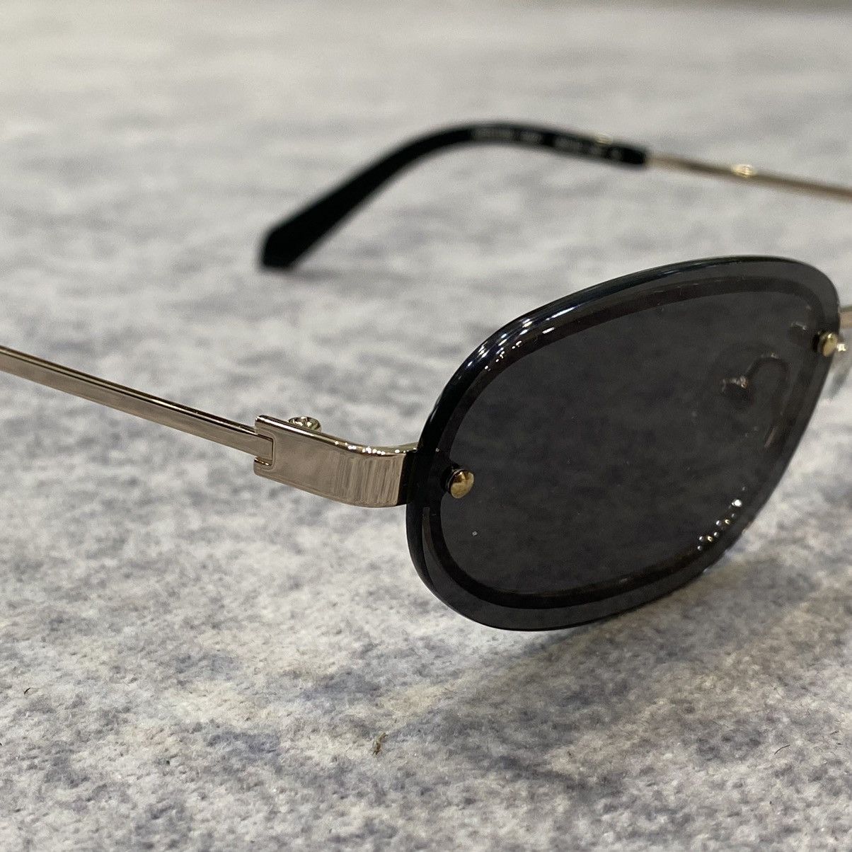 Off-White OFF WHITE MIAMI OERI13MF24MET0017607 GOLD DARK GREY Size ONE SIZE - 4 Thumbnail