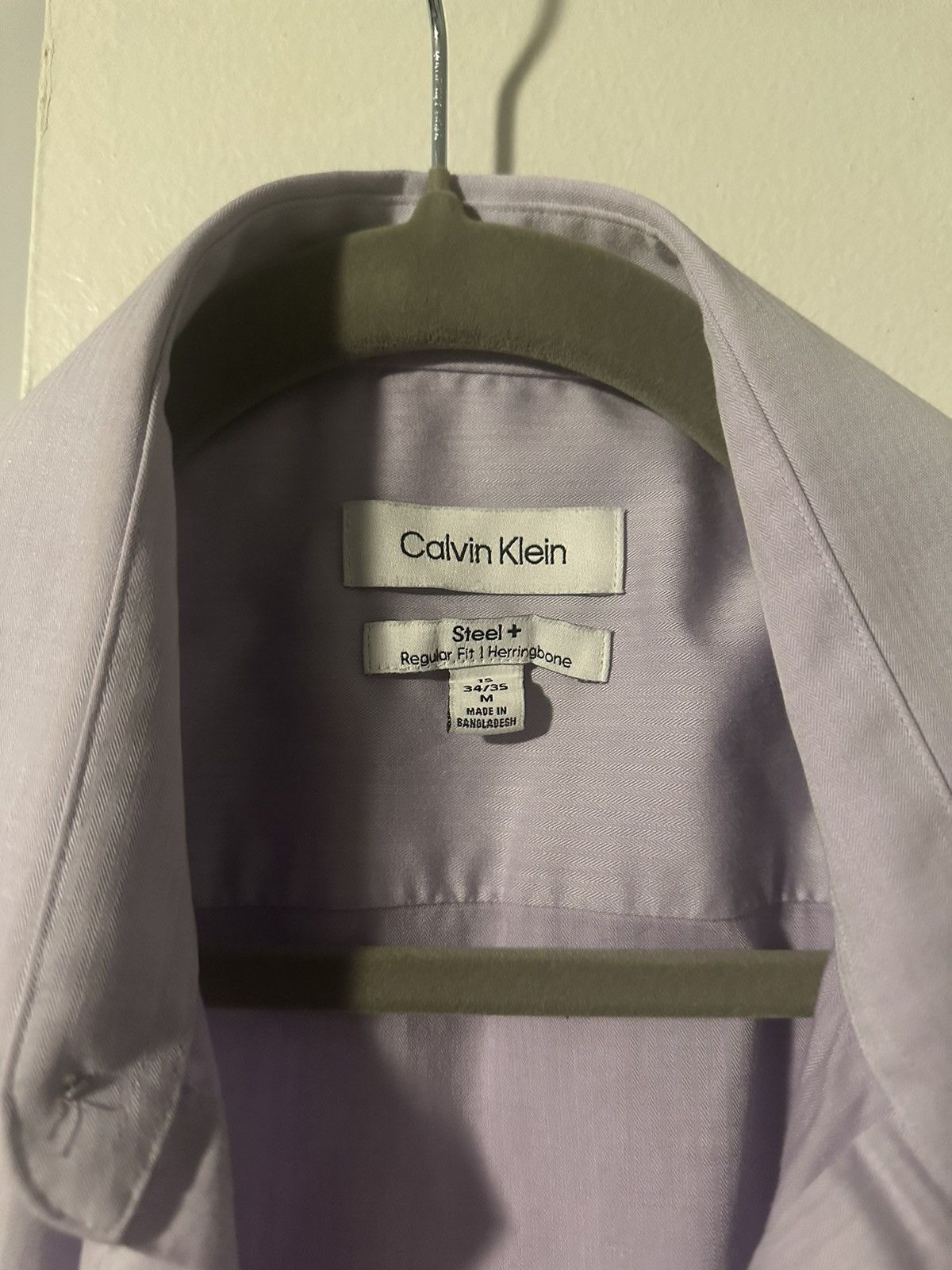 Calvin Klein Men’s Regular Fit Non-Iron Performance Herringbone Size US M / EU 48-50 / 2 - 3 Thumbnail