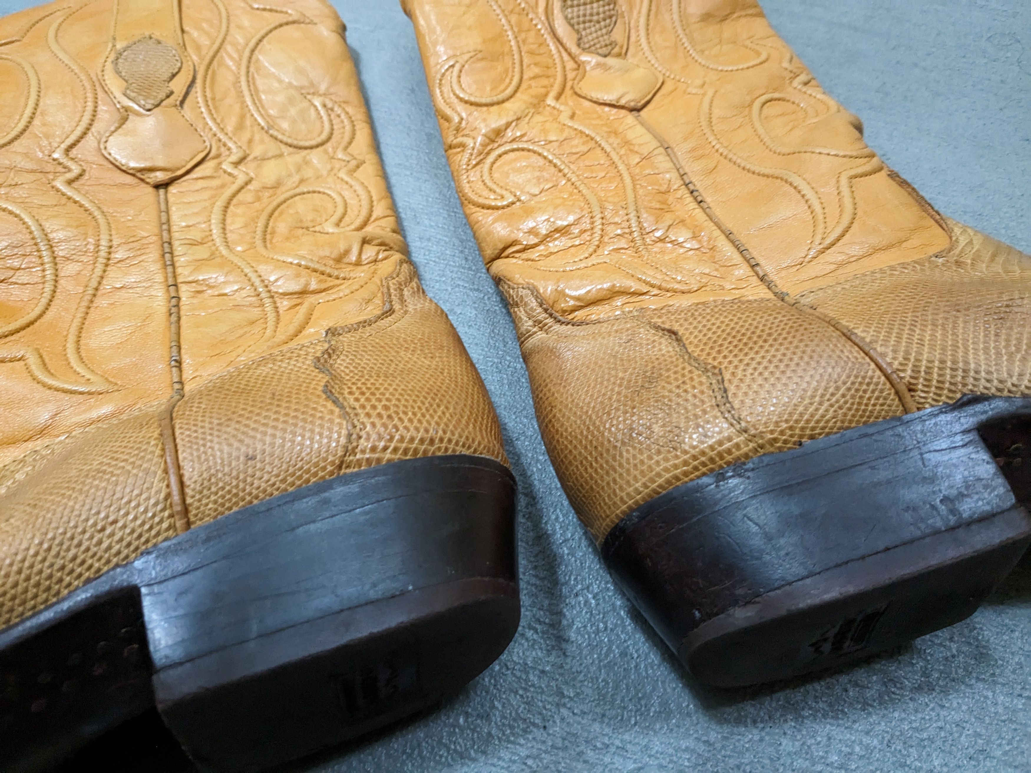 Genuine Leather Vintage Cowboy Boots Yellow Lizard 8 Wide Leather USA Size US 8 / EU 41 - 5 Thumbnail