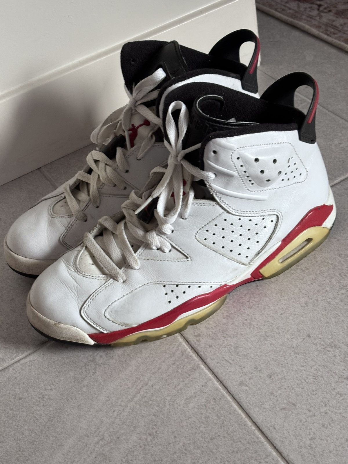 Jordan Brand Jordan 6 white red Size US 9.5 / EU 42-43 - 2 Thumbnail