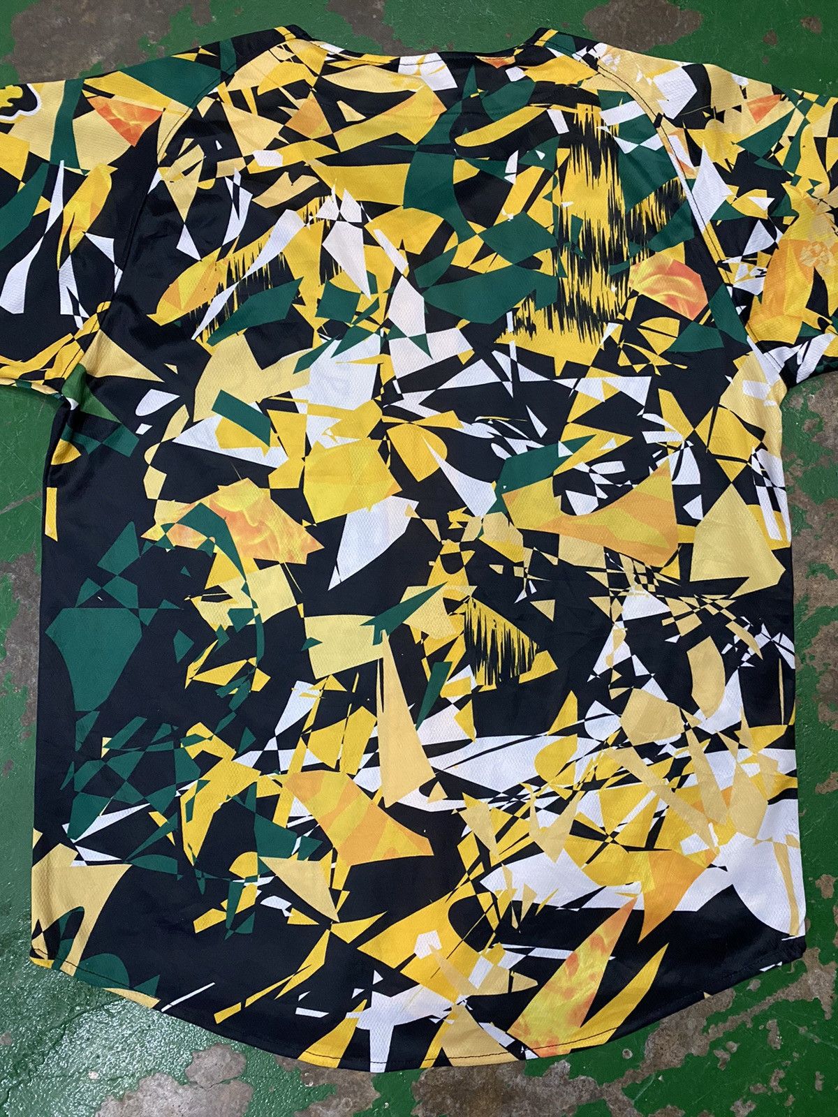 MLB Rare❗️ HANSHIN TIGERS × MIZUNO JAPAN FULL PRINT JERSEY SHIRT Size US M / EU 48-50 / 2 - 4 Thumbnail