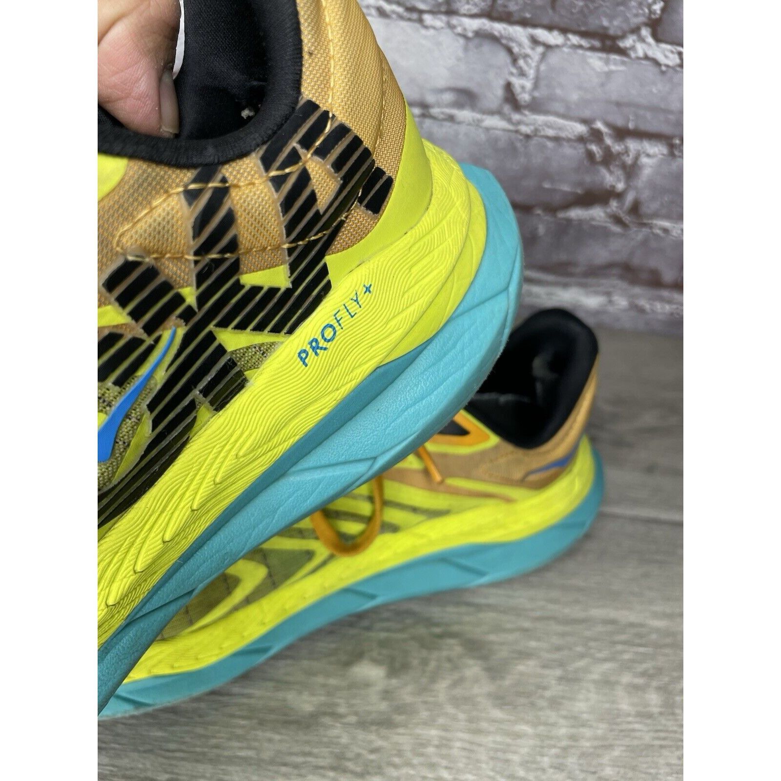 Hoka Hoka Tecton X2 Carbon Plate Yellow Synthetic Orange Lace Blu Size US 8.5 / EU 41-42 - 23 Thumbnail