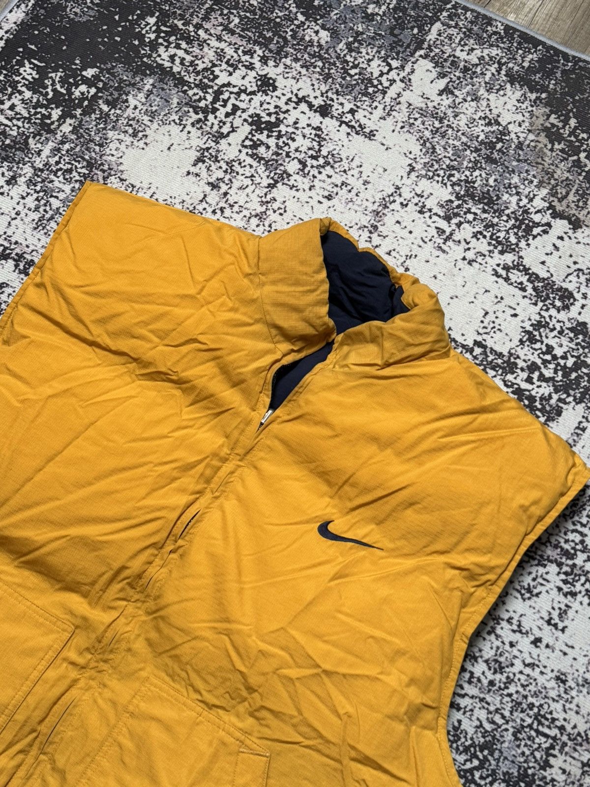 Nike Vintage 90's Nike Drill Black Puffer Vest Big reverse Logo Size US XL / EU 56 / 4 - 6 Thumbnail